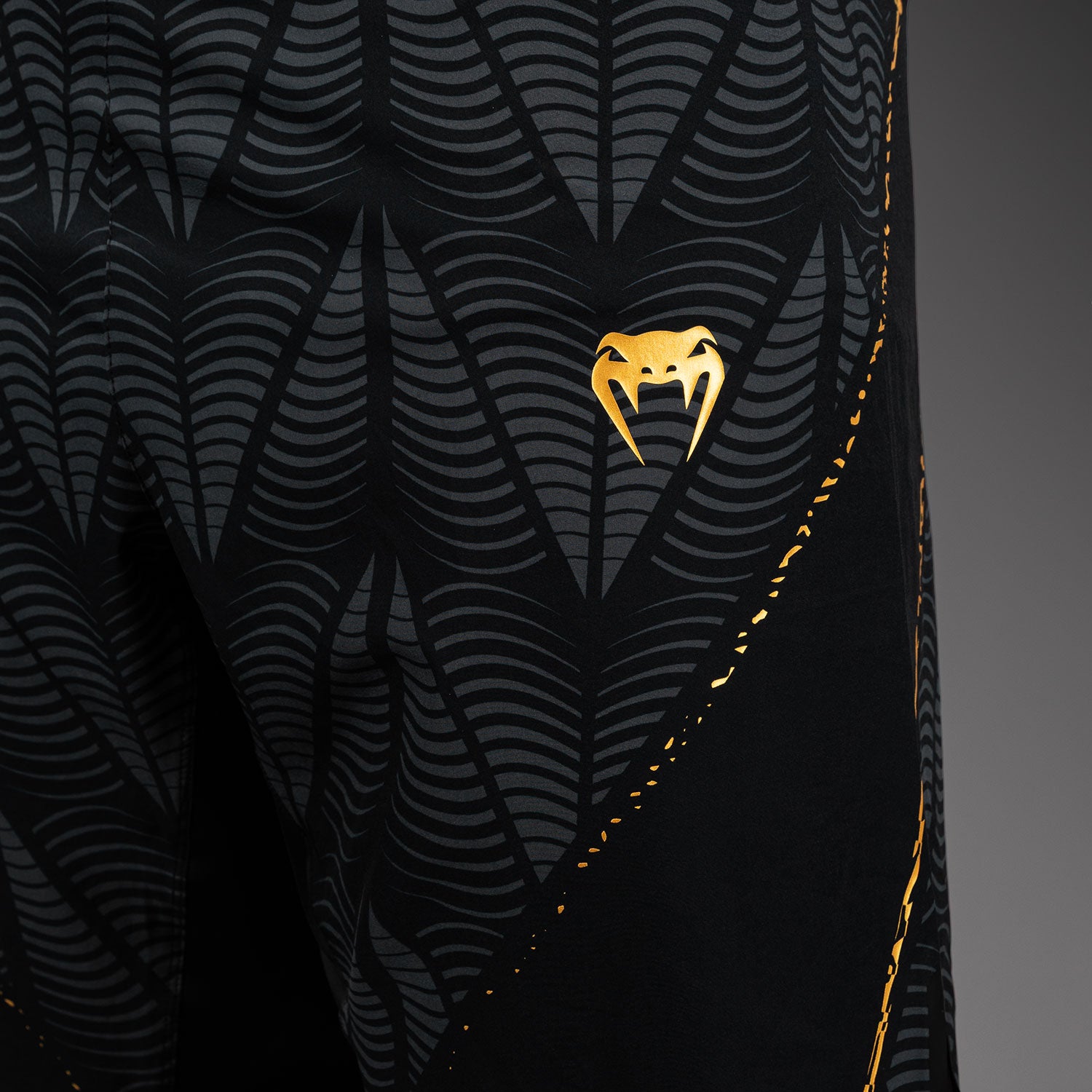 ufc-zenith-by-venum-authentic-fight-night-long-fit-fight-short-herren-champion-s image 5