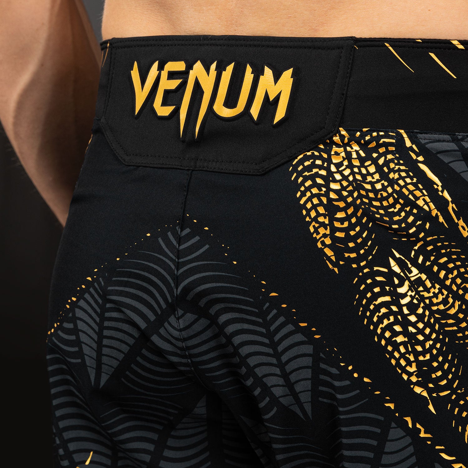 ufc-zenith-by-venum-authentic-fight-night-long-fit-fight-short-herren-champion-s image 6