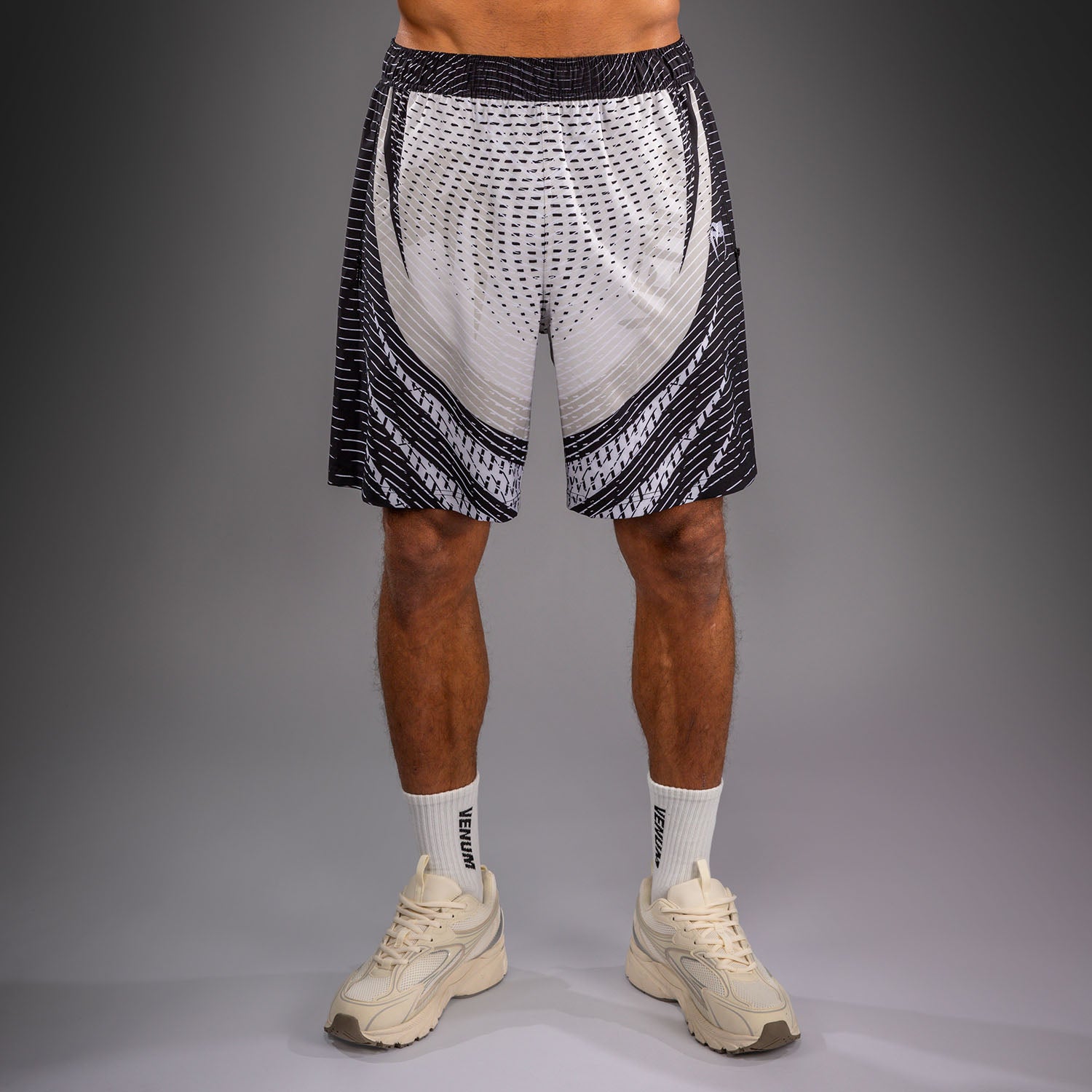 venum-galactic-3-0-trainingsshorts-cremewei-schwarz image 1