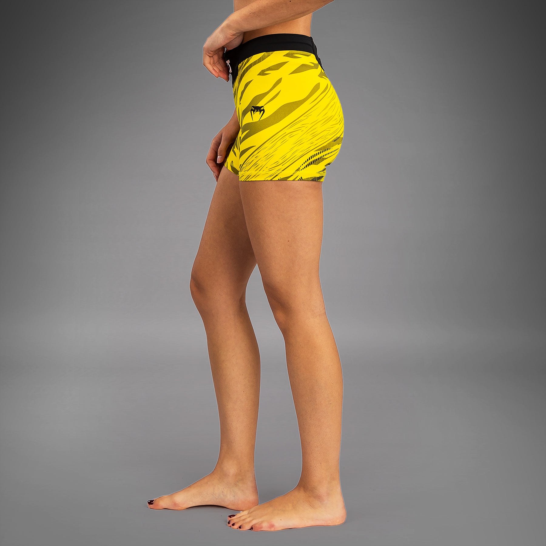 ufc-fusion-by-venum-authentic-fight-night-vale-tudo-short-damen-short-fit-gelb image 6