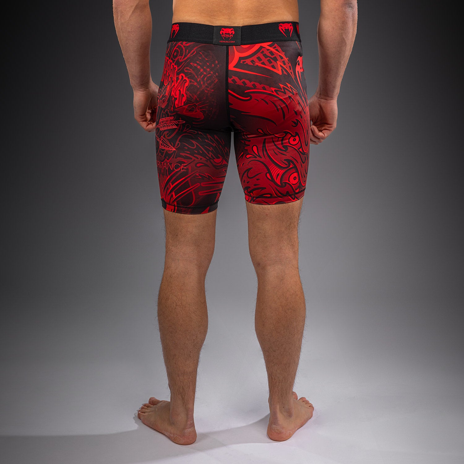 venum-wolf-atak-kompressionsshort-schwarz-rot-f-r-herren image 4