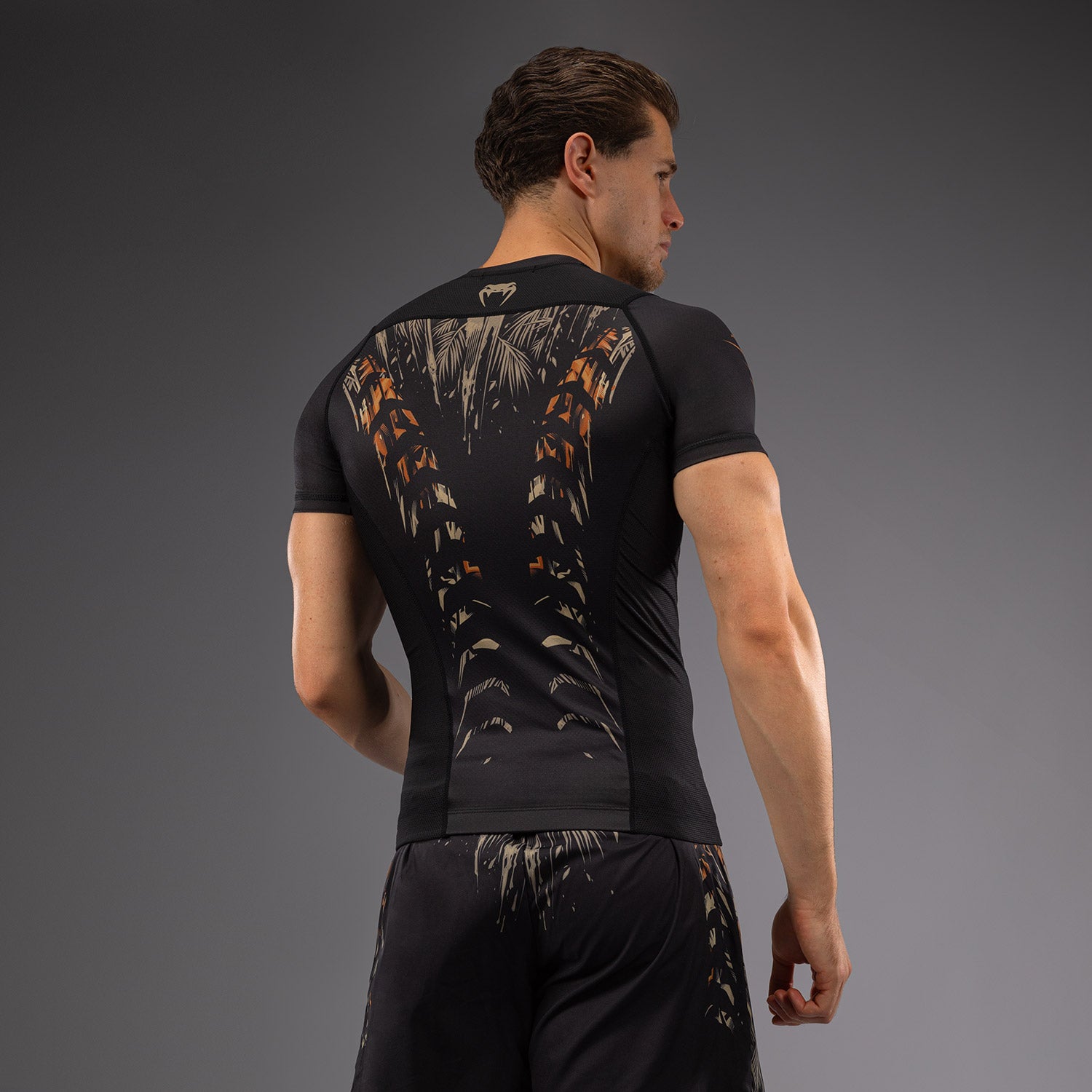 venum-tiger-herren-kurzarm-rashguard-schwarz-neonorange image 4