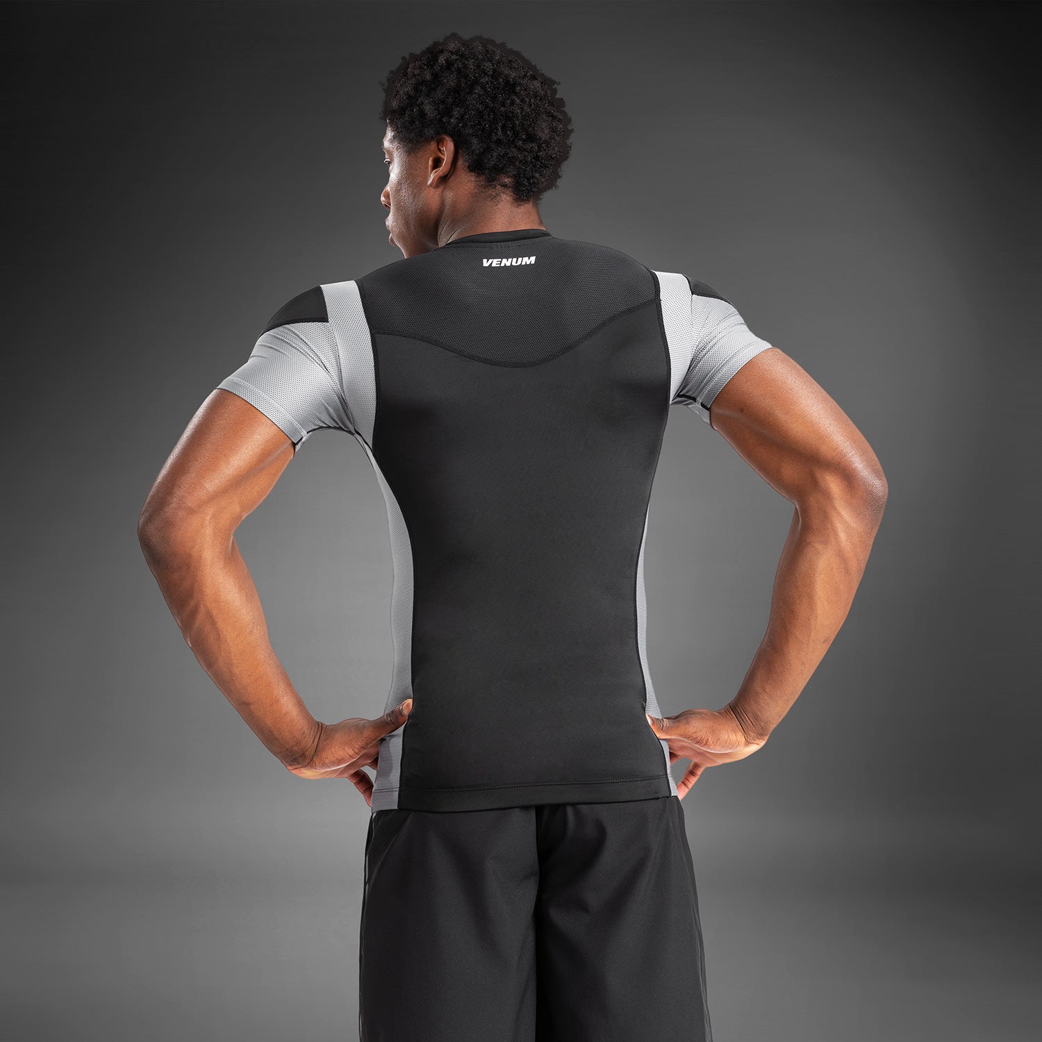 venum-tempest-herren-kurzarm-rashguard-schwarz-grau image 6