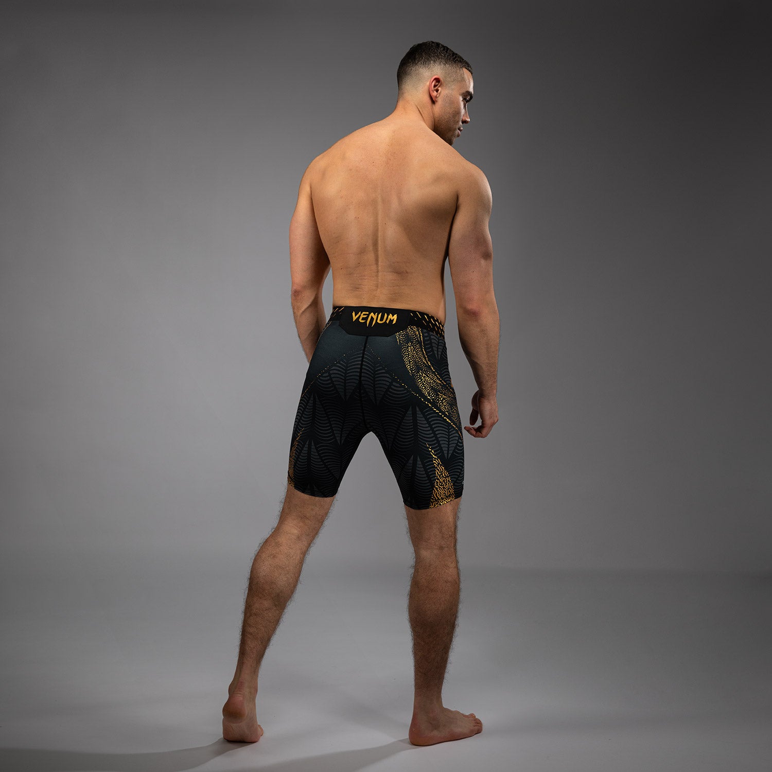 ufc-zenith-by-venum-authentic-fight-night-vale-tudo-short-herren-personalisiert- image 8