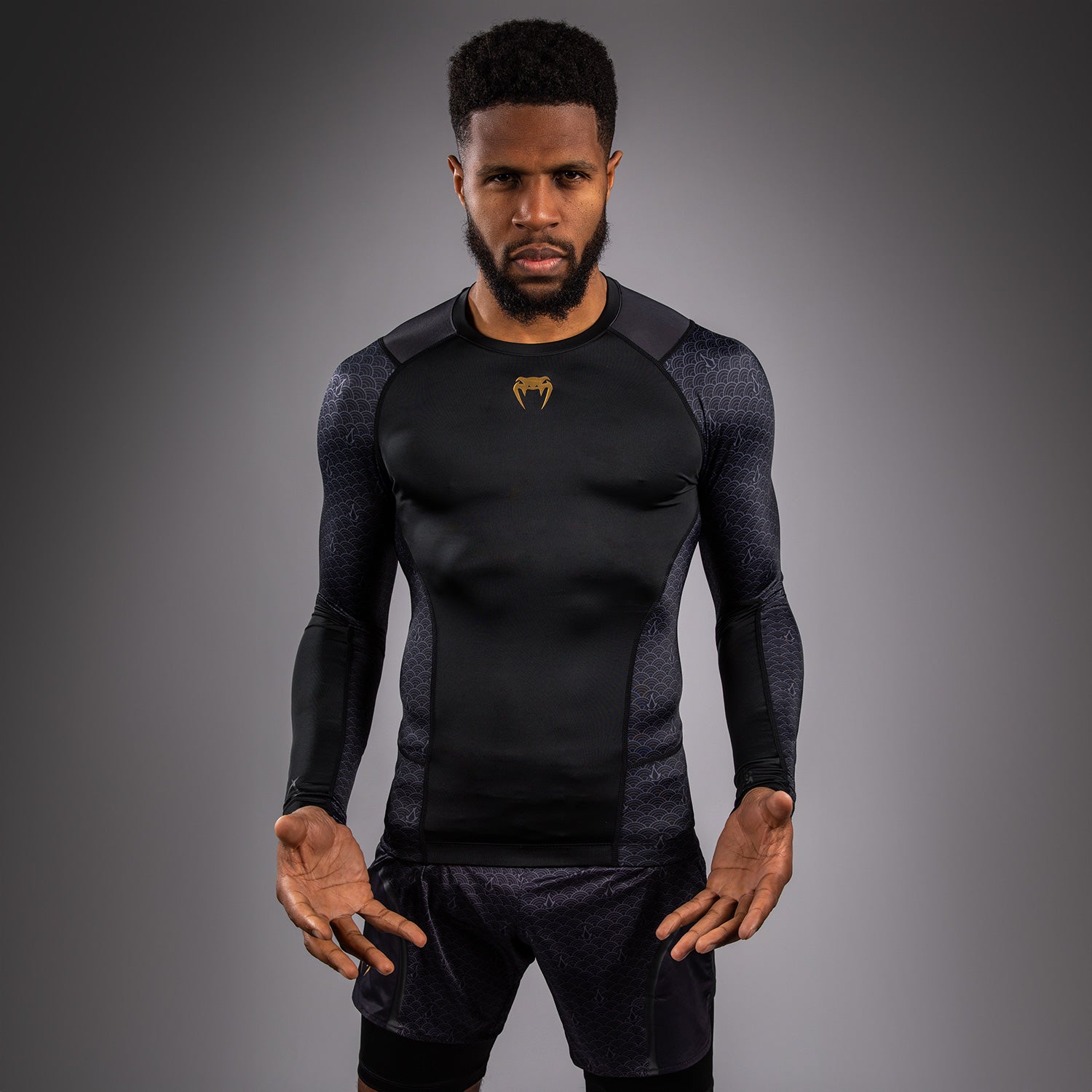 venum-x-assassin-s-creed-shadows-rashguard-langarm-schwarz-herren image 4