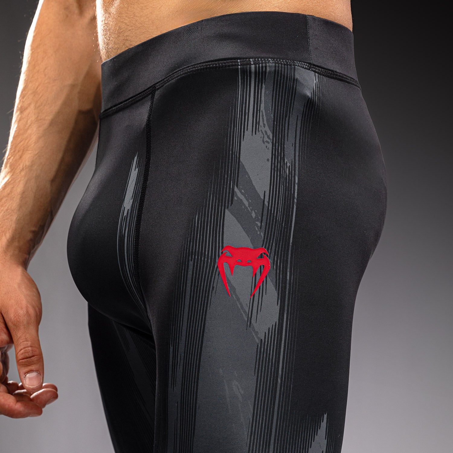venum-demon-spats-kompressionsleggings-schwarz-grau image 5