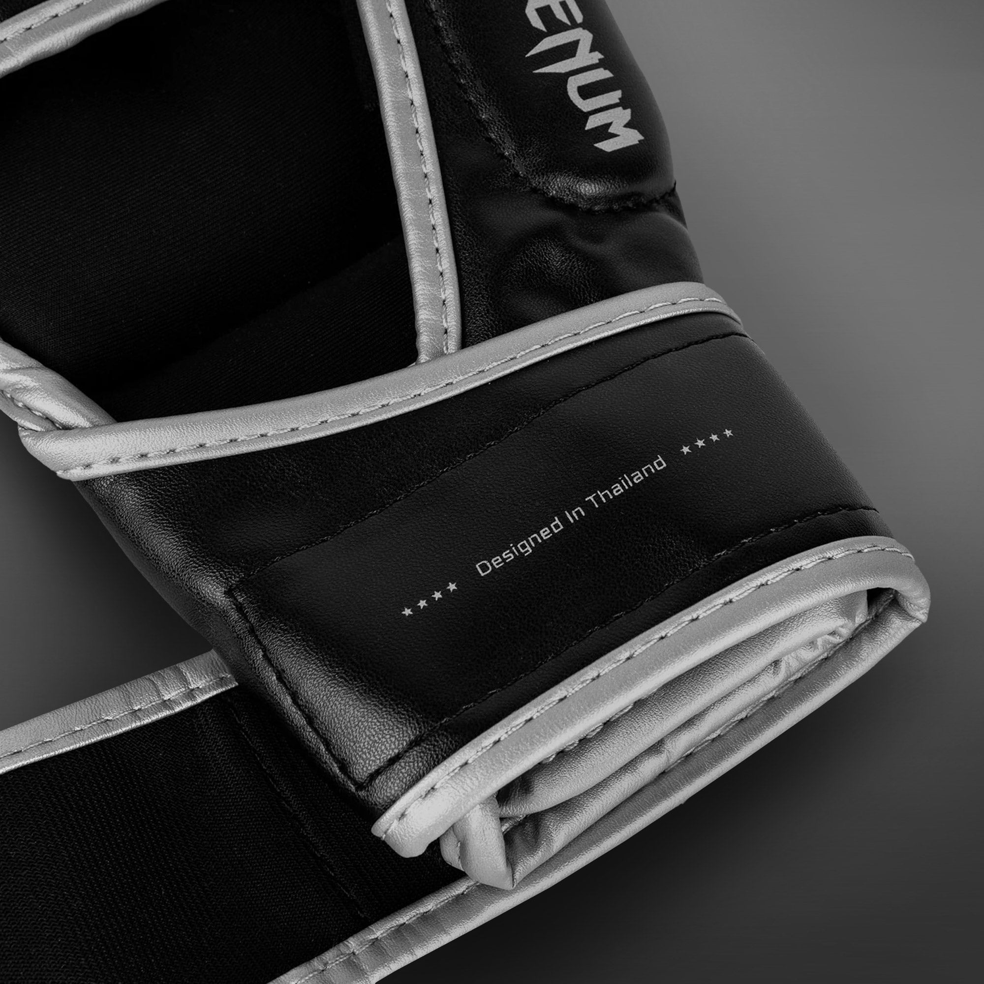 venum-challenger-2-0-mma-handschuhe-schwarz-silber image 5