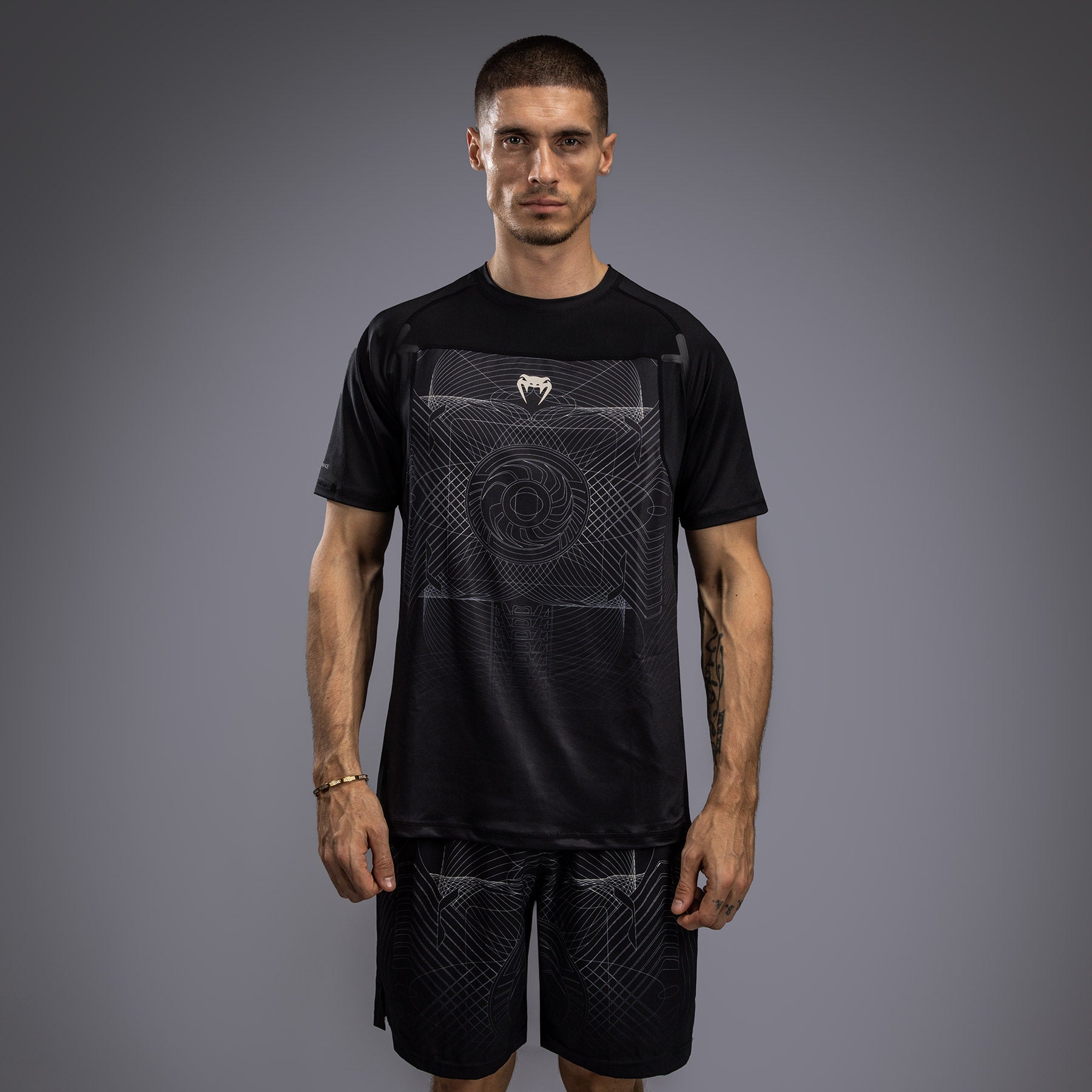 venum-g-fit-air-herren-dry-tech-t-shirt-tiefschwarz-w-stensand image 1