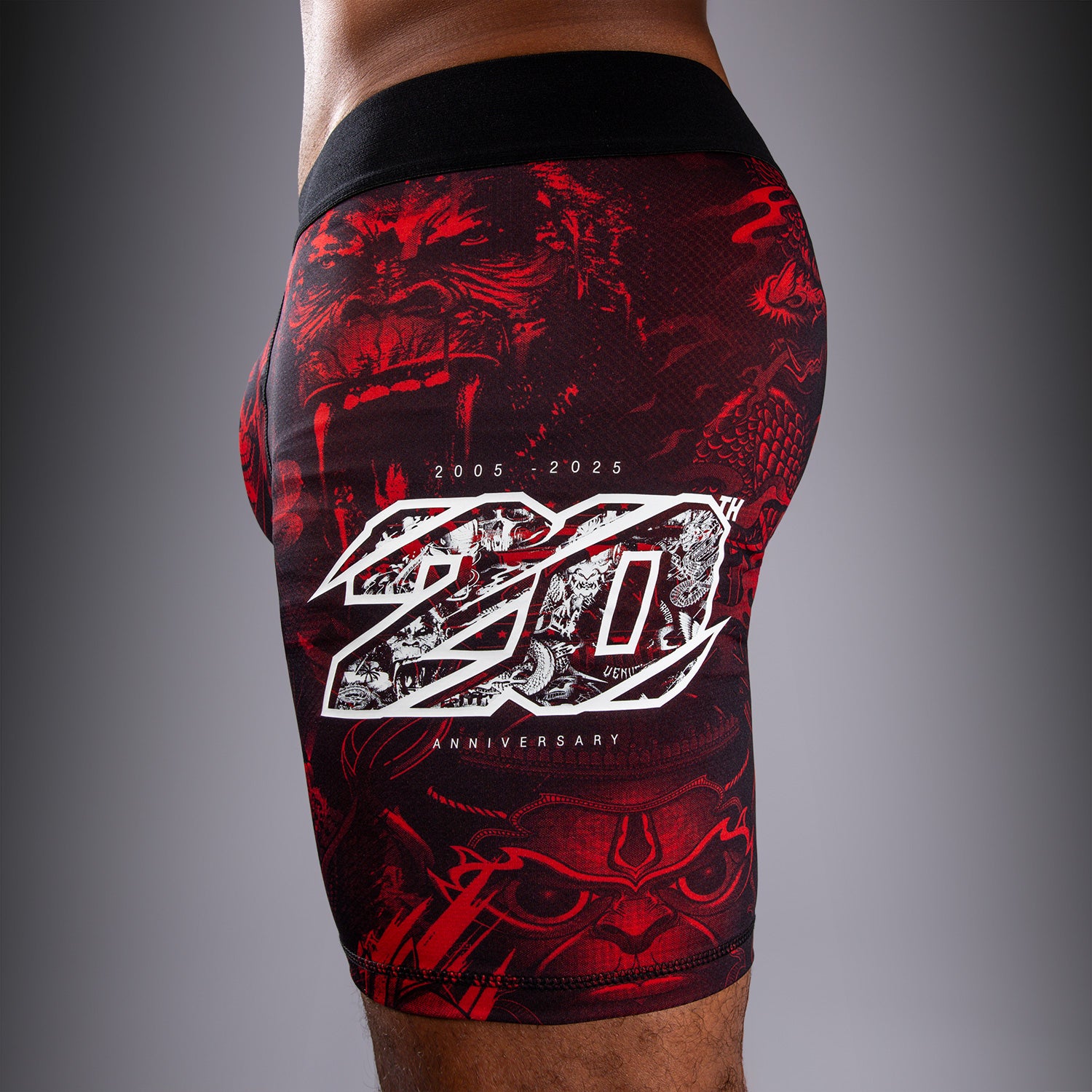 venum-20th-anniversary-kompressionsshort-schwarz-rot image 6