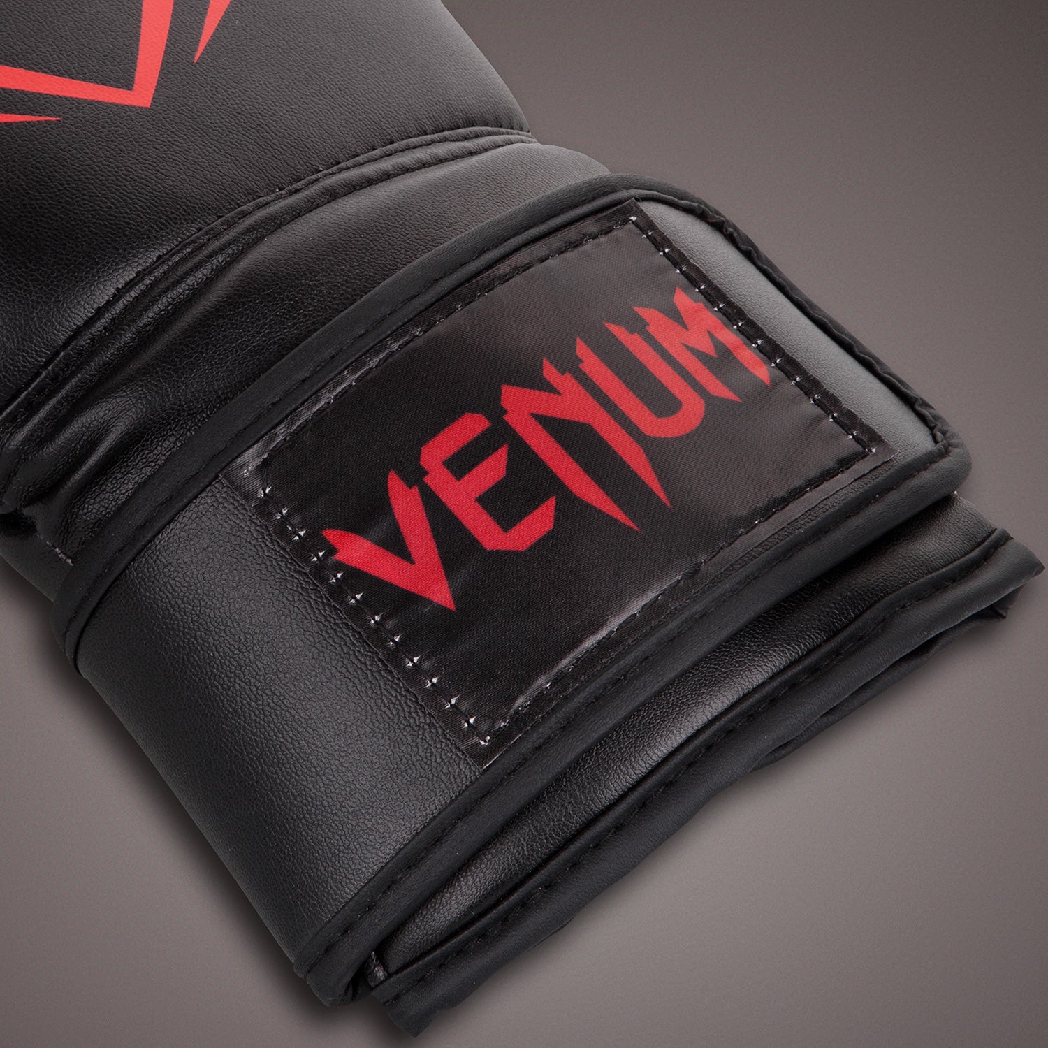 venum-contender-boxhandschuhe-schwarz-rot image 3