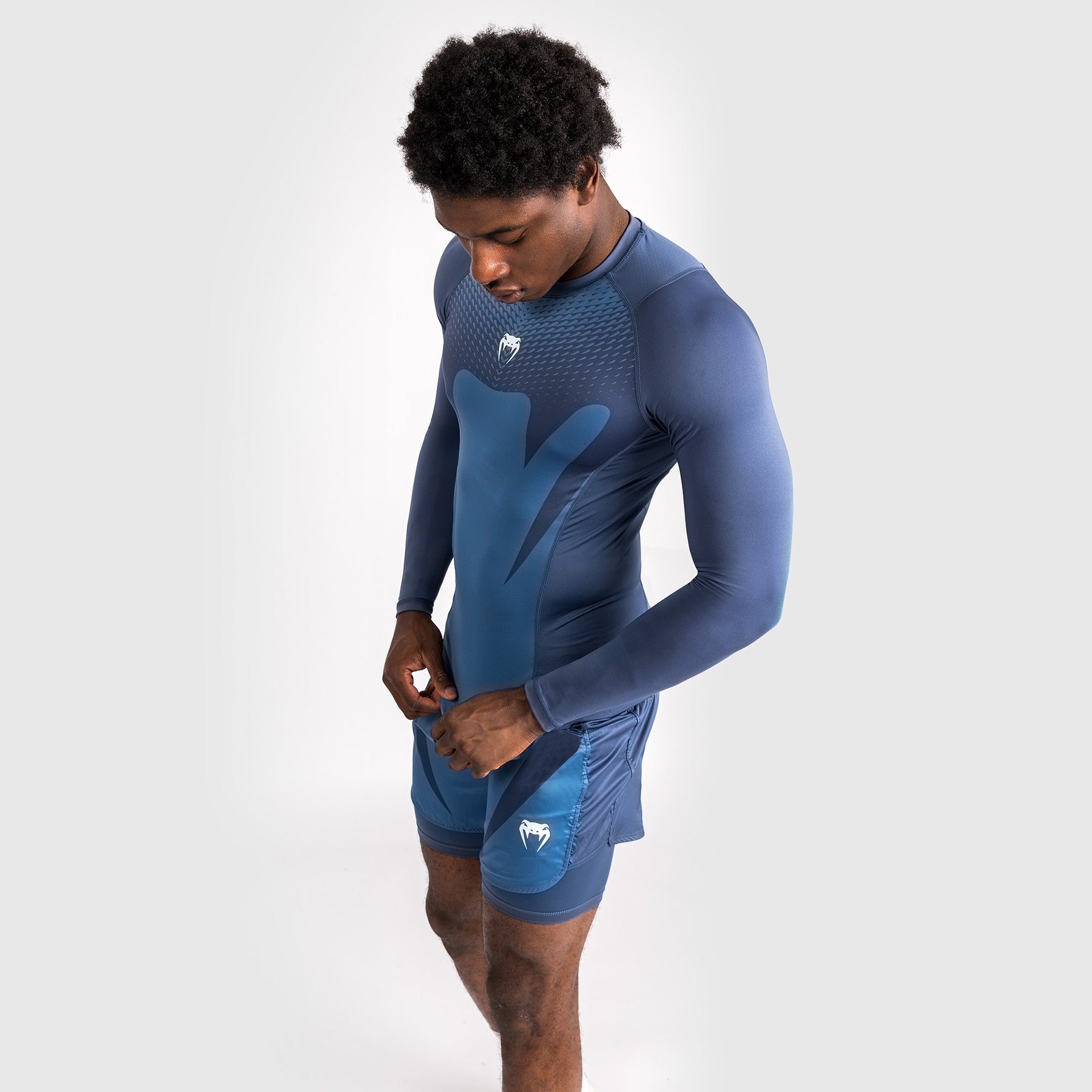 venum-attack-herren-langarm-rashguard-marineblau image 2