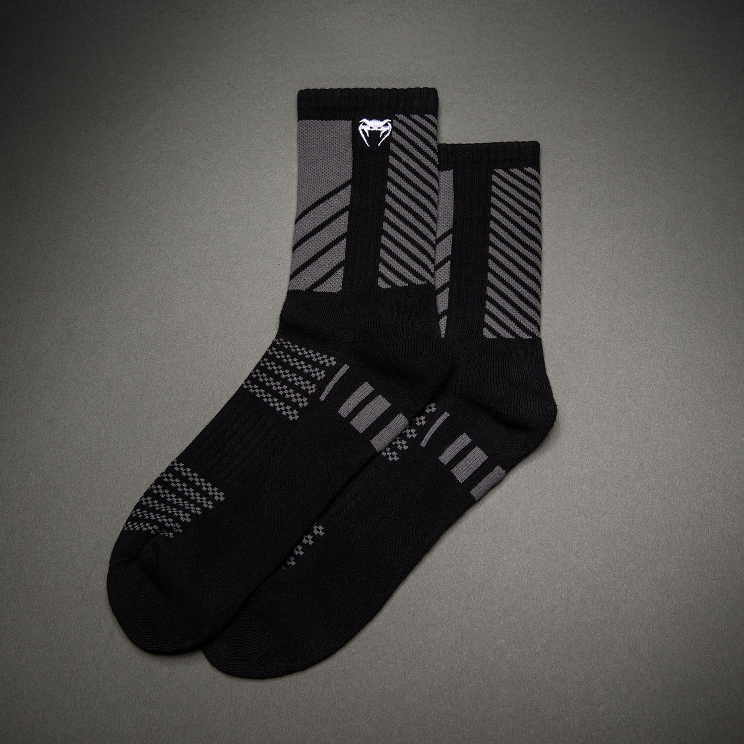 venum-vector-crew-socken-schwarz-grau-2 image 1