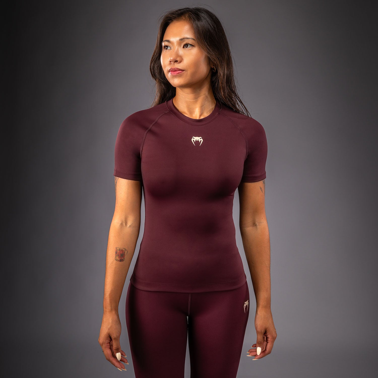 venum-talisman-kurzarm-rashguard-damen-pflaume image 1