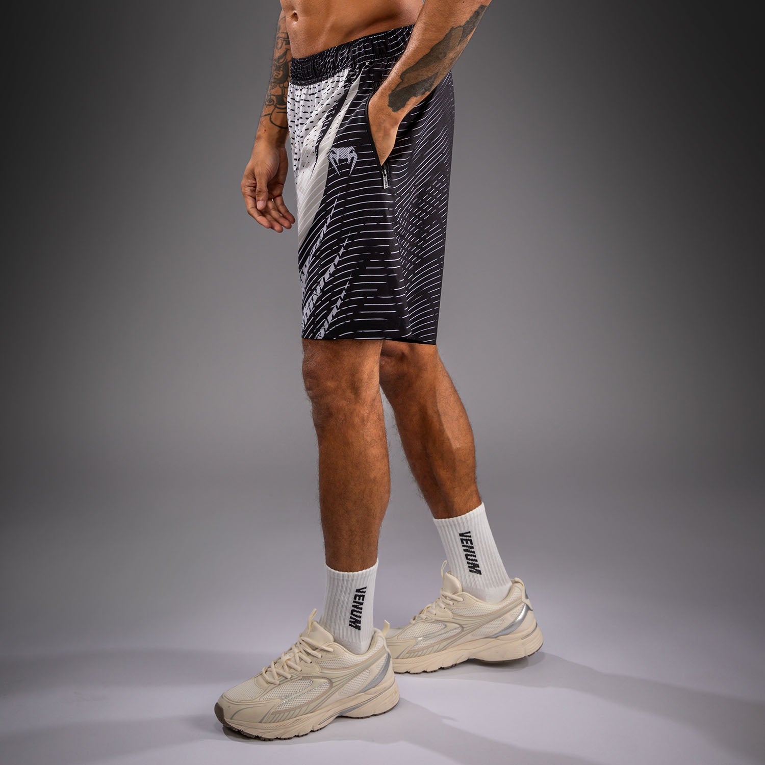venum-galactic-3-0-trainingsshorts-cremewei-schwarz image 3