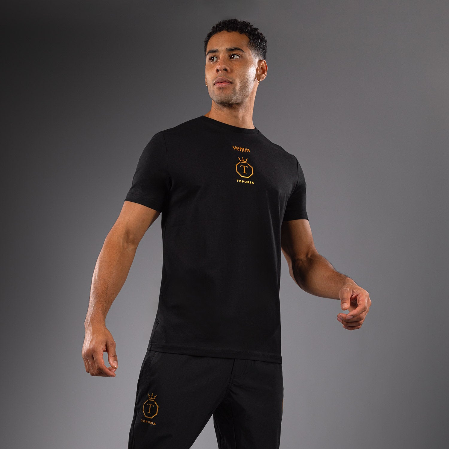 venum-x-topuria-unmatched-edition-t-shirt-herren-schwarz-gold image 3