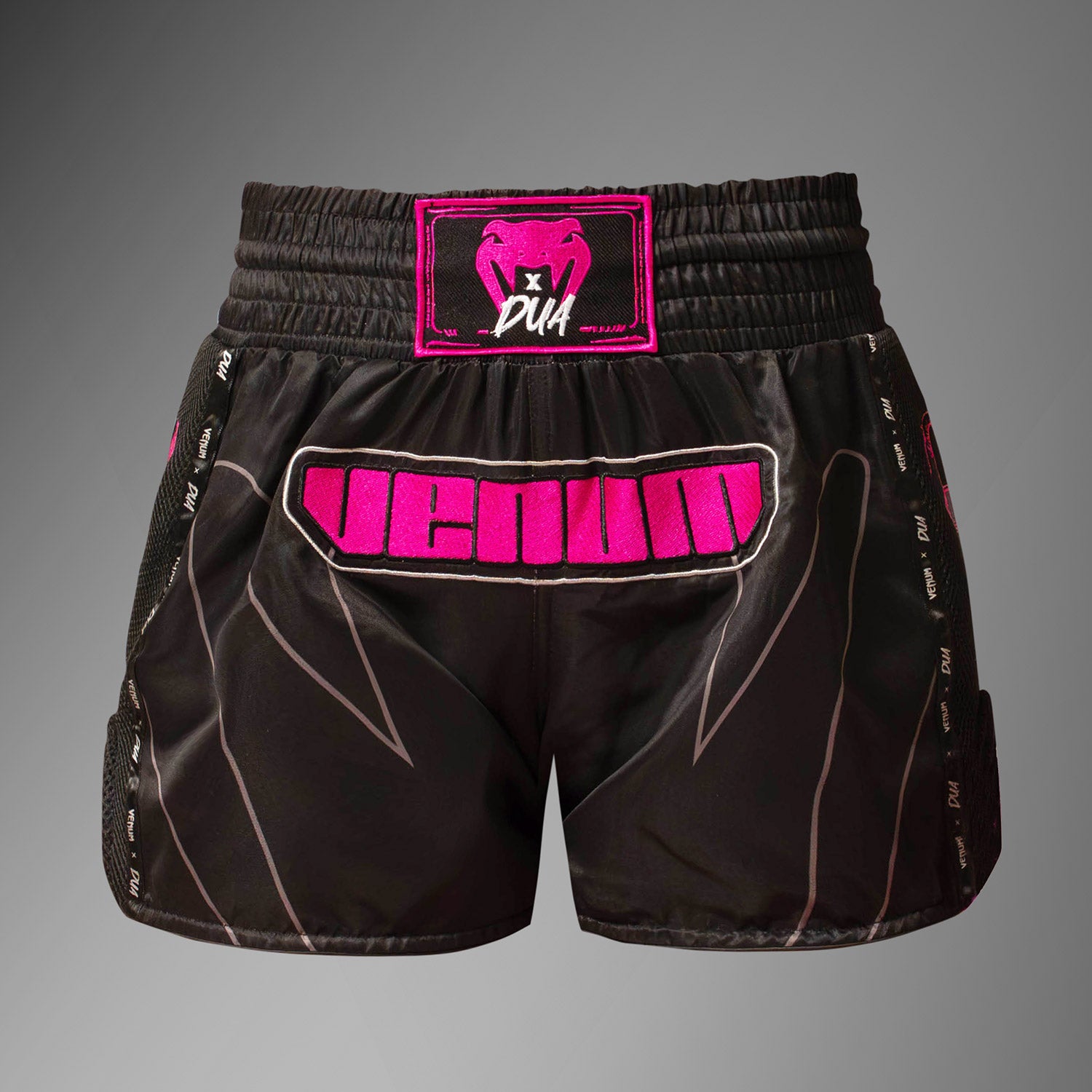 venum-x-dua-muay-thai-shorts-damen-schwarz-fuchsia-rosa image 1