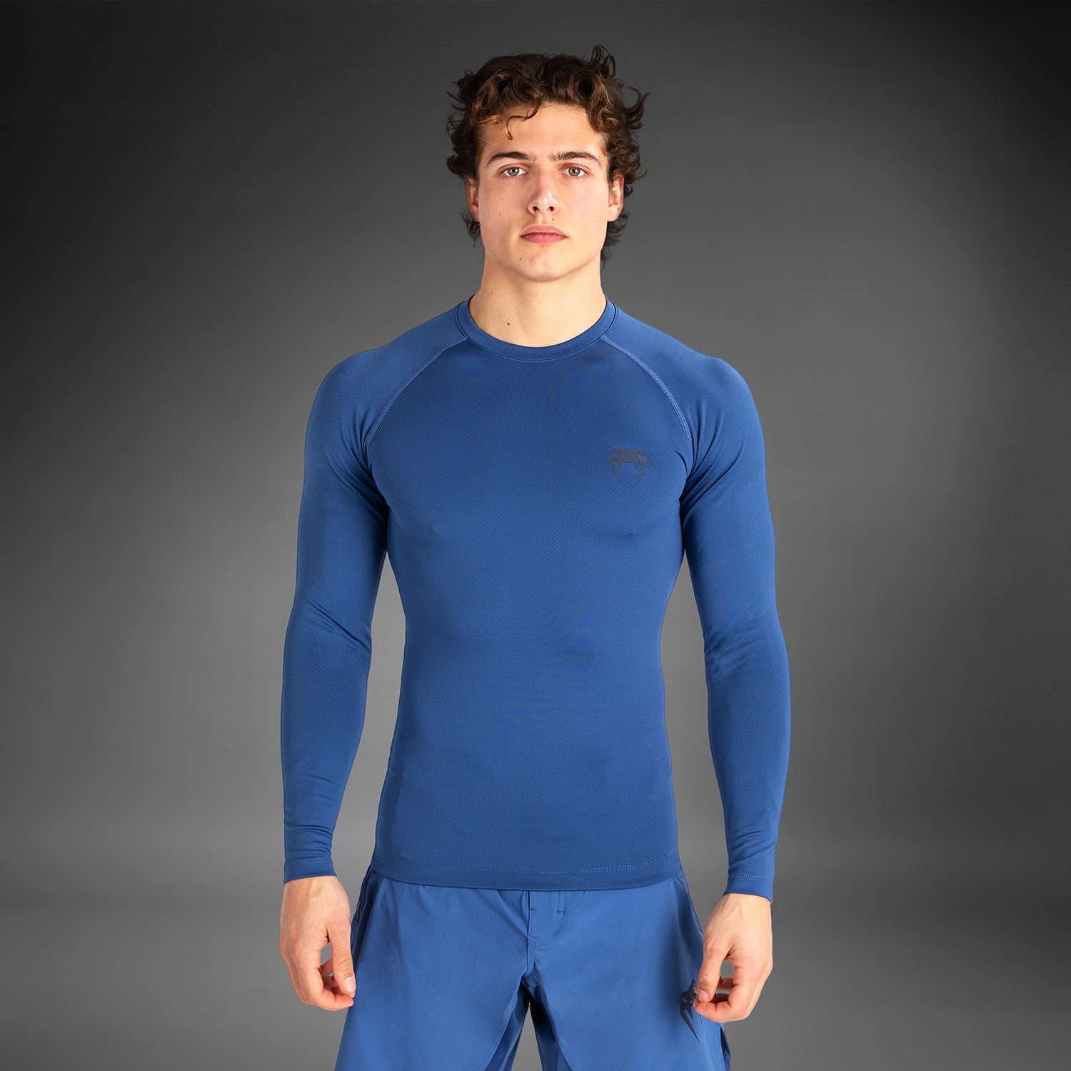 venum-contender-herren-langarm-rashguard-blau image 1