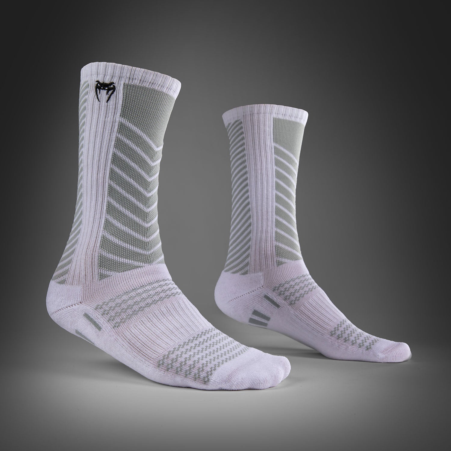 venum-vector-crew-socken-wei-grau-2 image 2