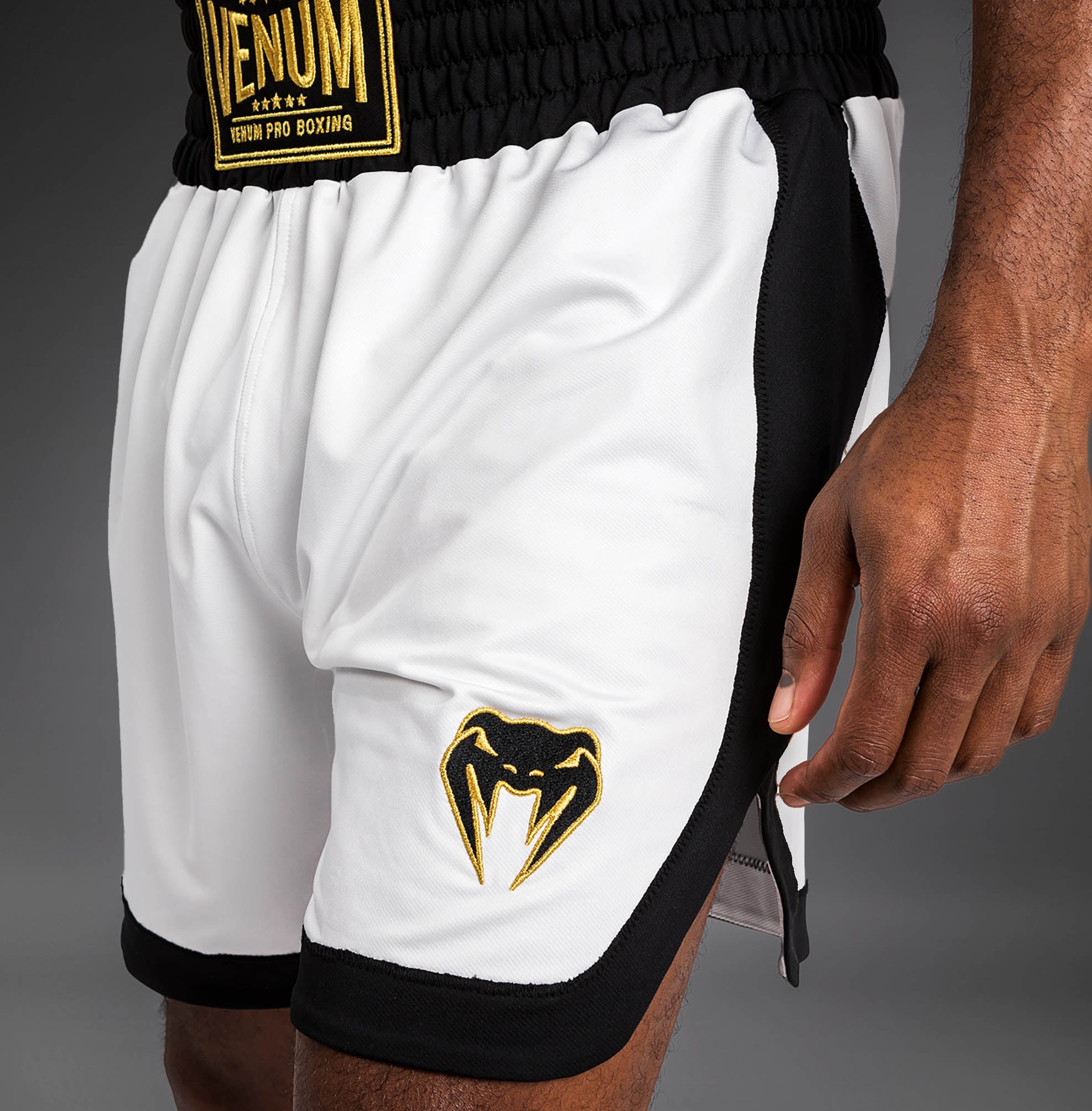 venum-classic-boxing-shorts-f-r-herren-wei-schwarz image 5
