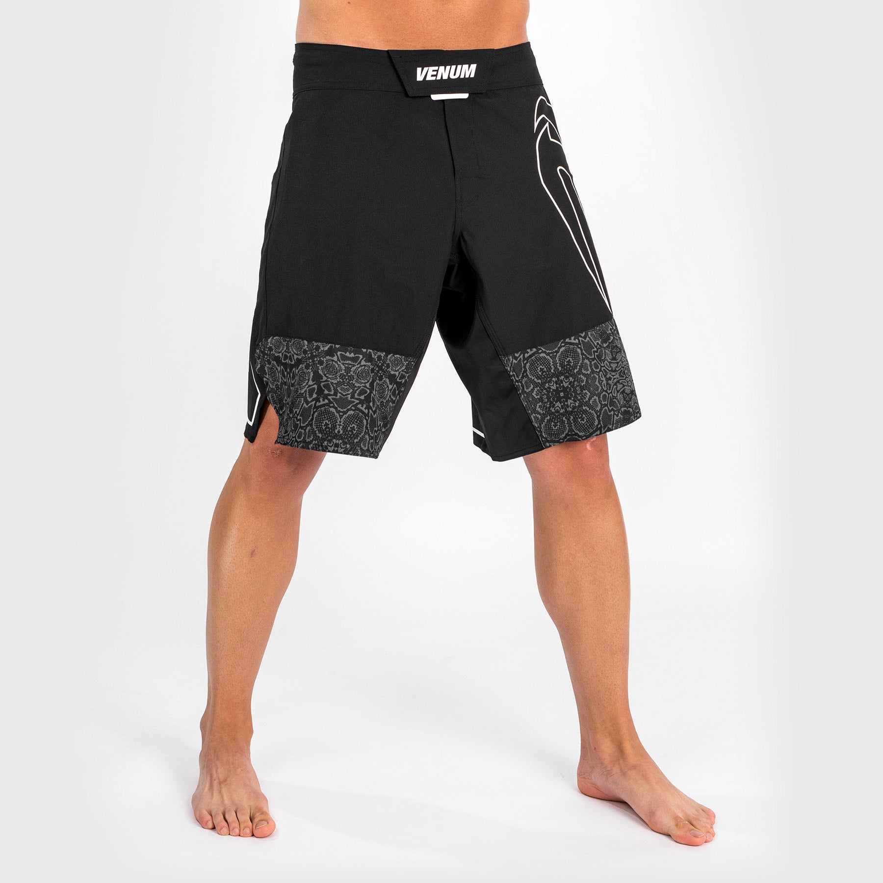 venum-light-4-0-kampfshorts-schwarz-wei image 1