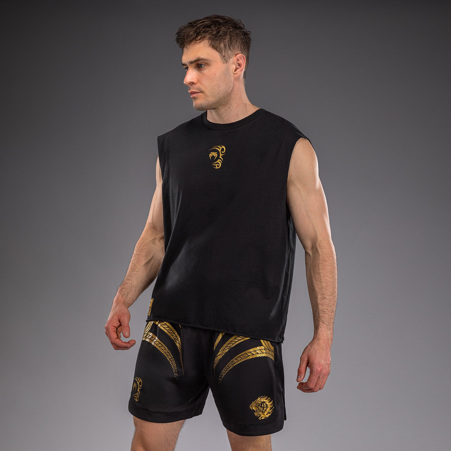 venum-x-mike-tyson-tiger-rmelloses-t-shirt-schwarz-gold image 2