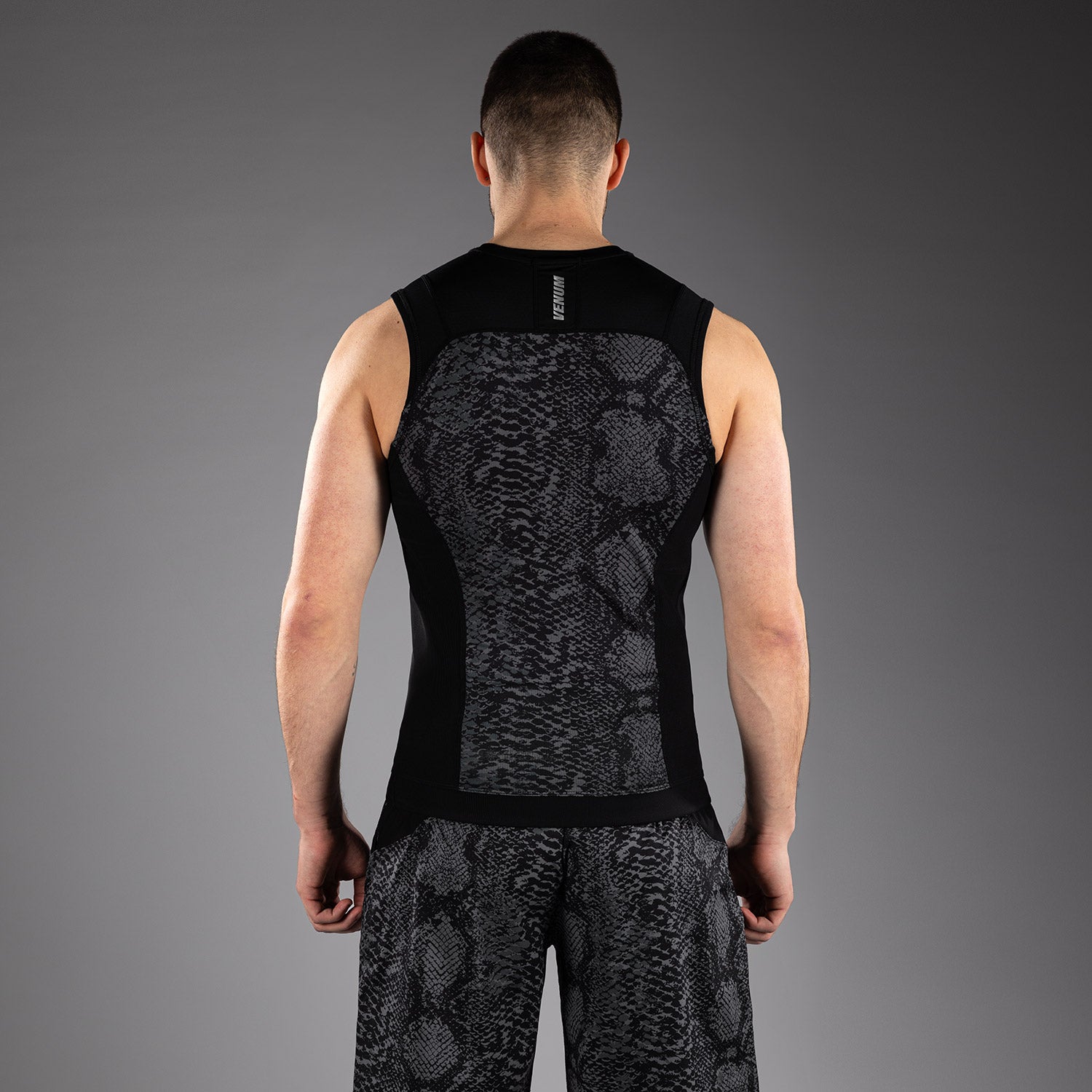 venum-g-fit-scales-rashguard-herren-rmellos-schwarz-anthrazitgrau image 3