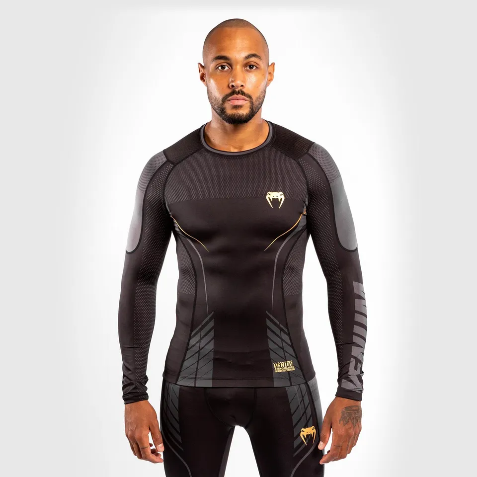 venum-athletics-langarm-kompressions-t-shirt-schwarz-gold image 1