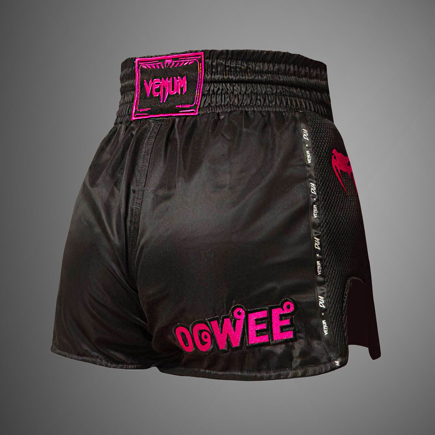 venum-x-dua-muay-thai-shorts-damen-schwarz-fuchsia-rosa image 4