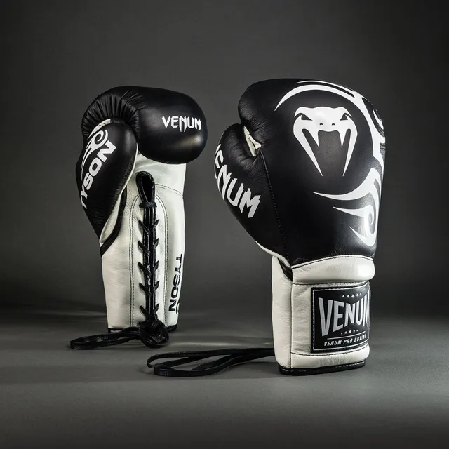 venum-giant-2-0-mike-tyson-pro-boxhandschuhe-mit-schn-rsenkeln-tiefschwarz-optis image 1