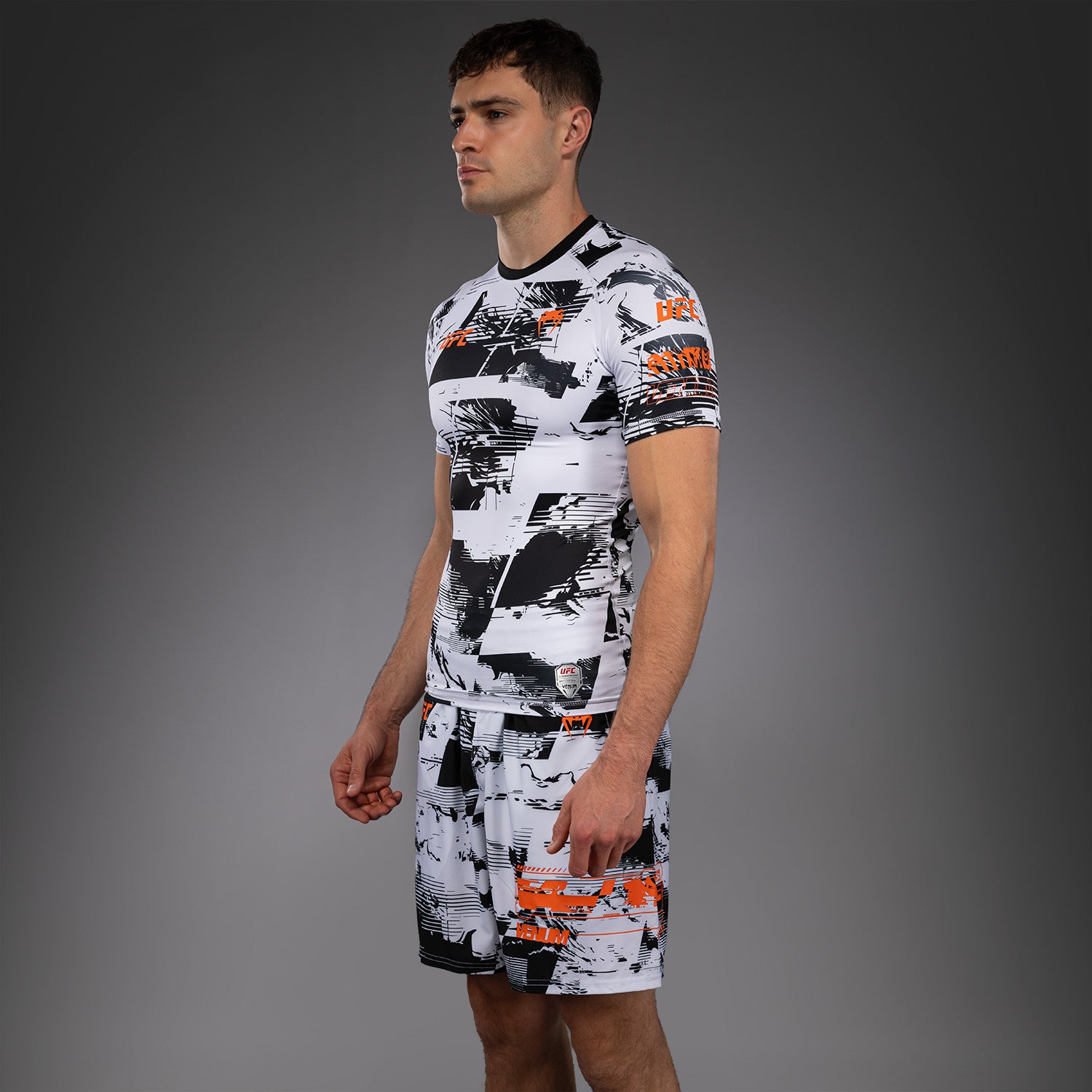 ufc-zenith-by-venum-authentic-fight-week-rashguard-kurzarm-herren-wei image 2