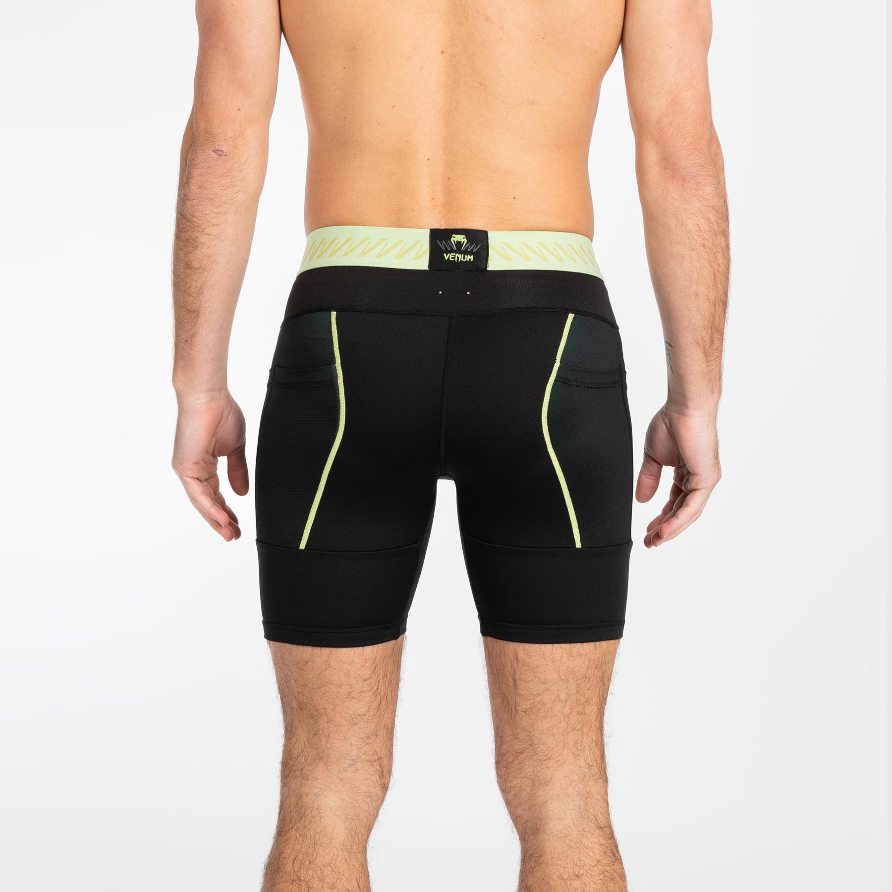 venum-fusion-2-0-vale-tudo-shorts-herren-schwarz-gelb image 4