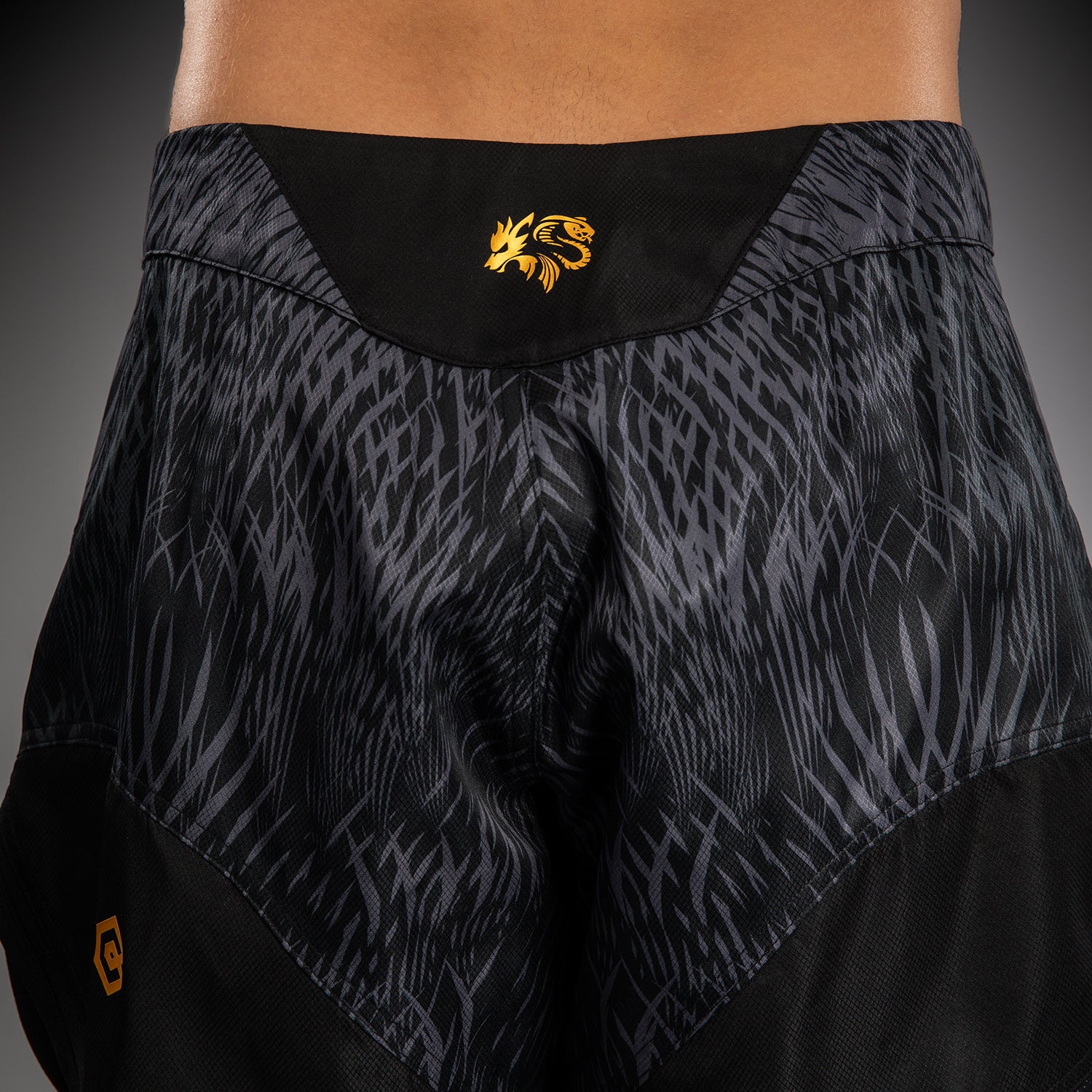 venum-x-chimaev-fightshorts-schwarz-grau image 8