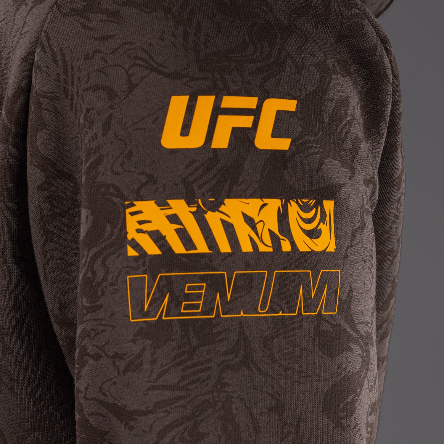 venum-ufc-fusion-by-venum-fight-week-herren-pullover-hoodie-erdiges-braun image 6