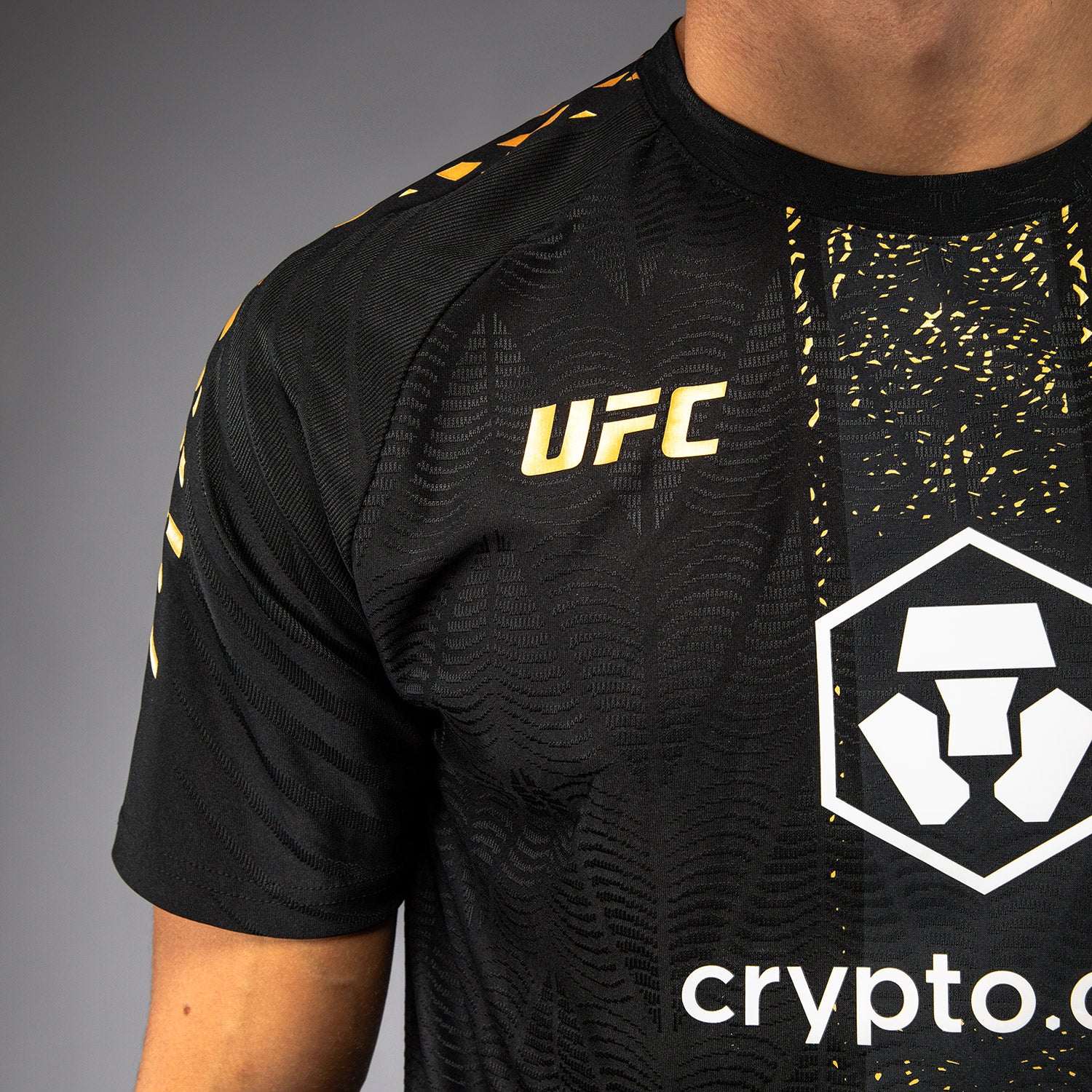 ufc-zenith-by-venum-authentic-fight-night-walkout-trikot-herren-champion-gold-sc image 5
