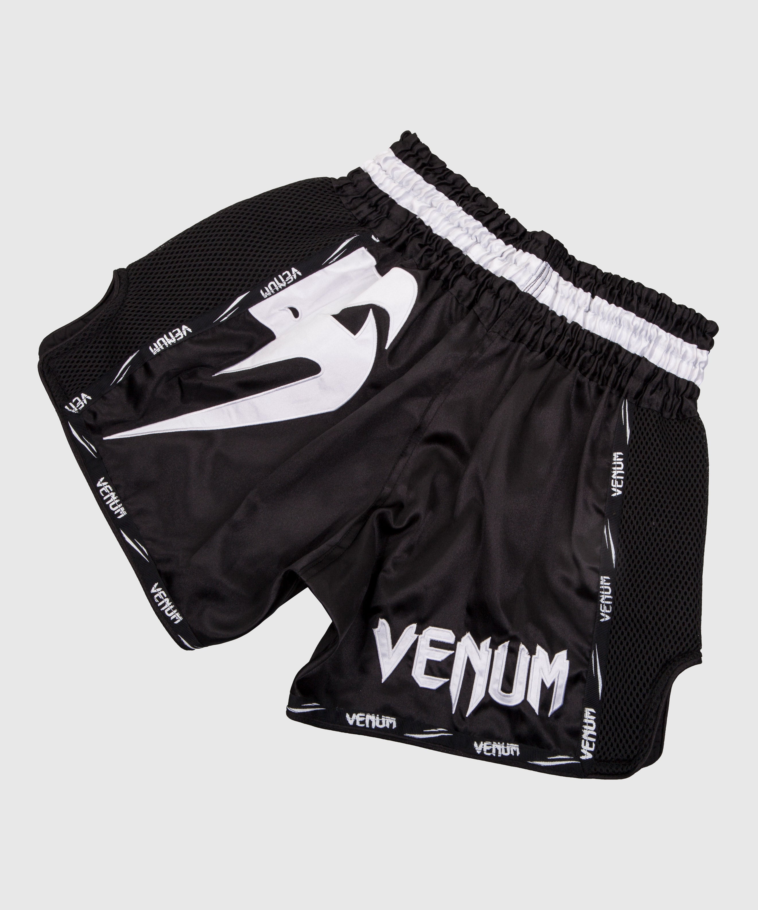 venum-giant-muay-thai-shorts-schwarz-wei image 2