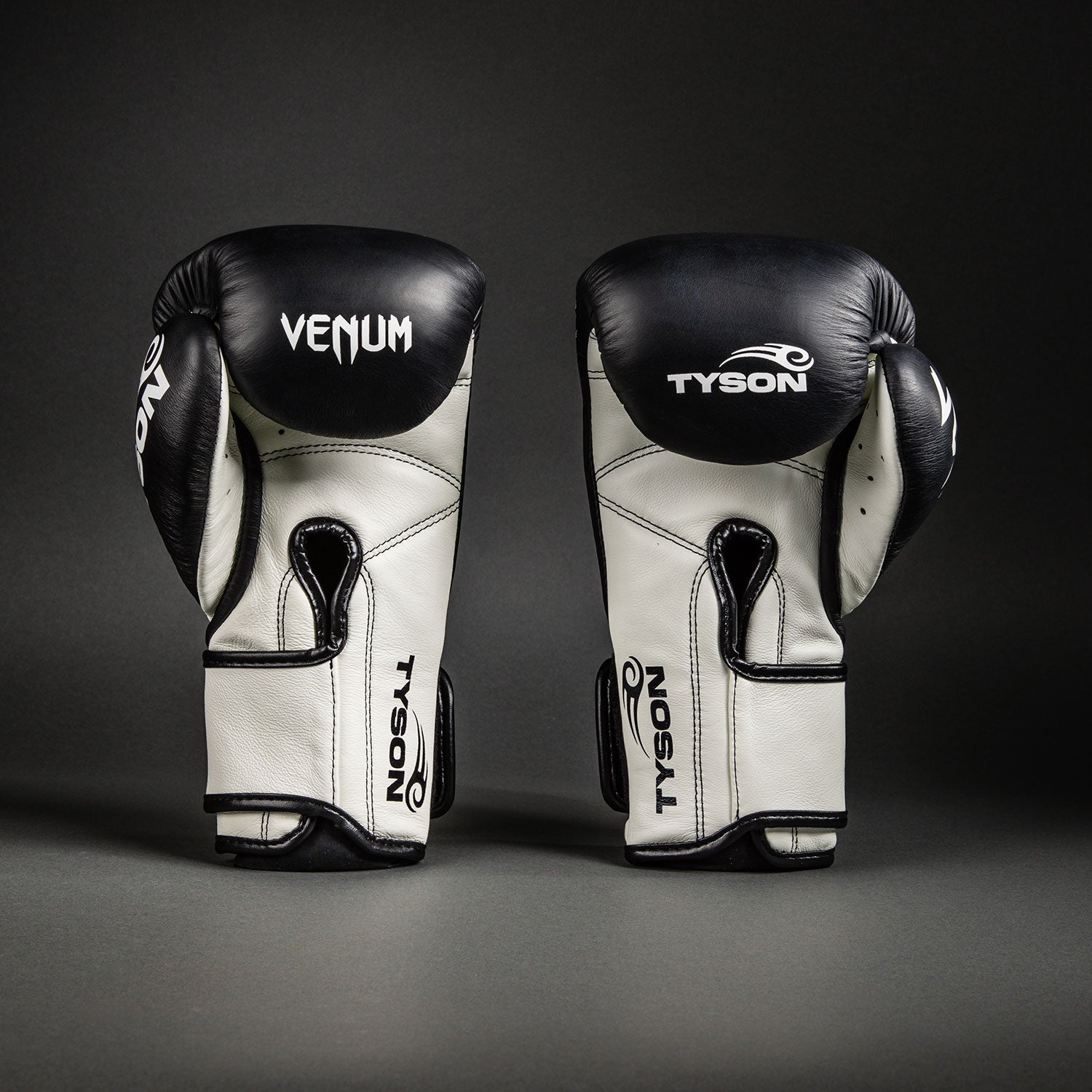 venum-giant-2-0-mike-tyson-pro-boxhandschuhe-tiefschwarz-optisch-wei image 3