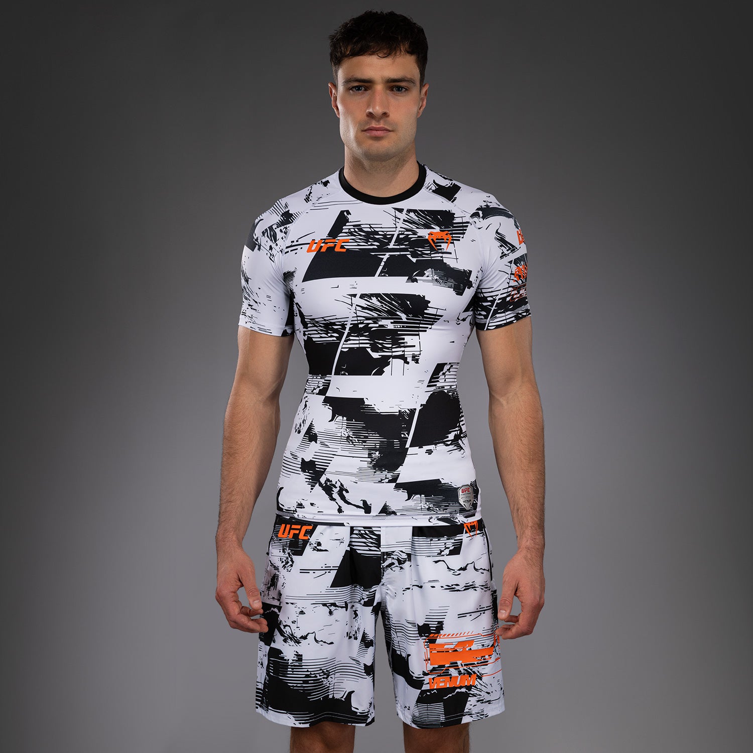 ufc-zenith-by-venum-authentic-fight-week-rashguard-kurzarm-herren-wei image 1