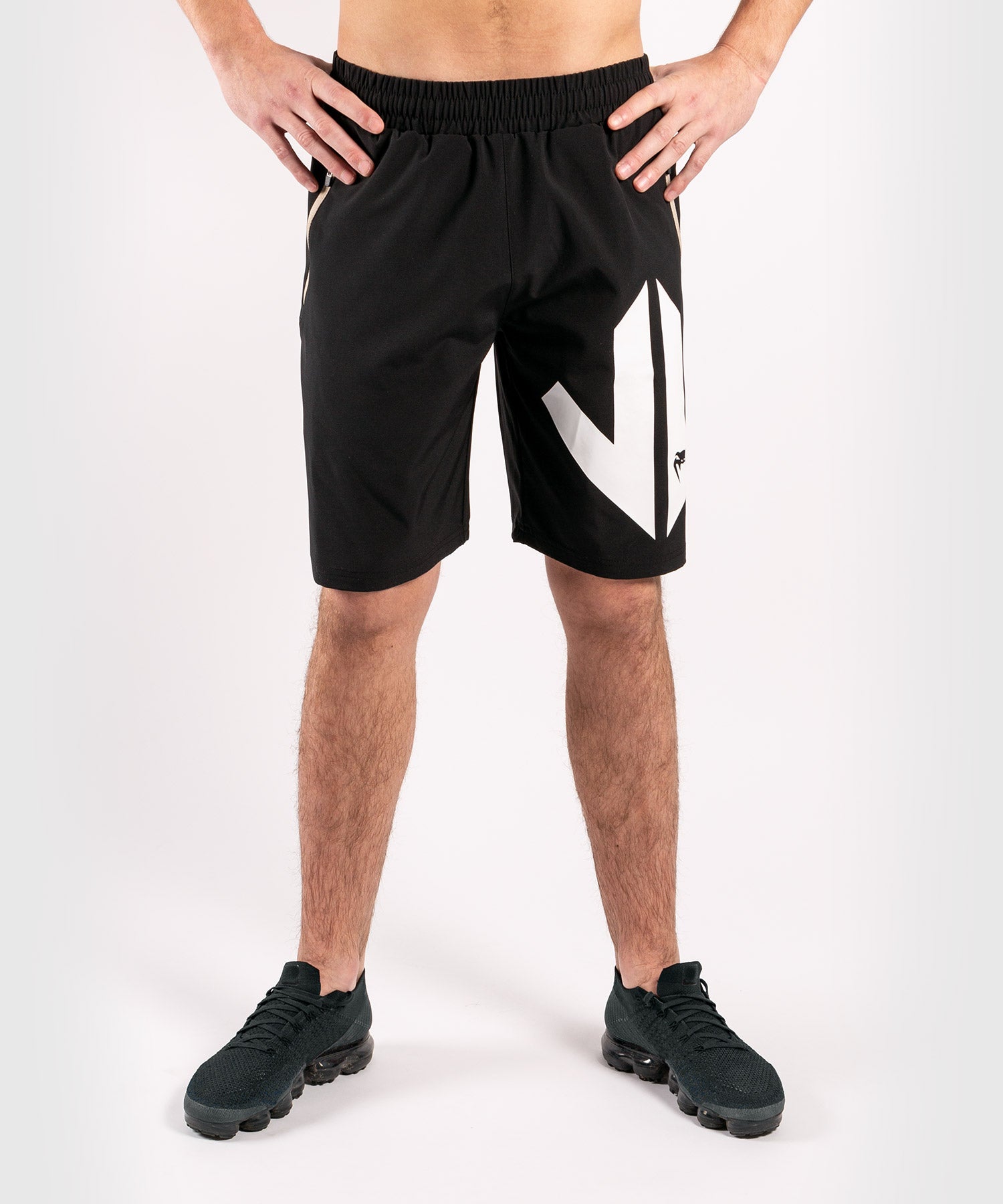 venum-arrow-loma-trainingsshorts-herren-schwarz-wei image 2