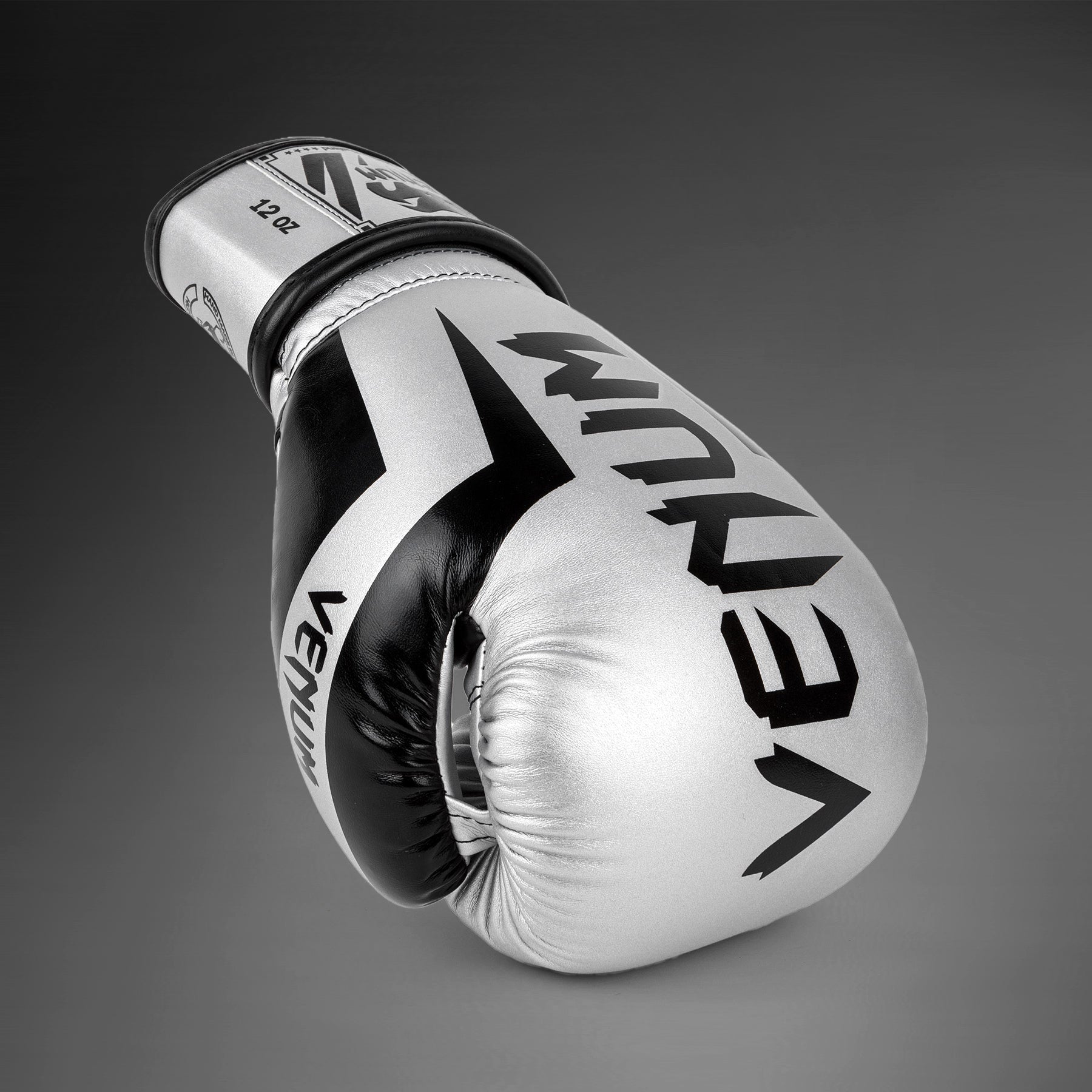 venum-elite-boxhandschuhe-silber-schwarz image 8
