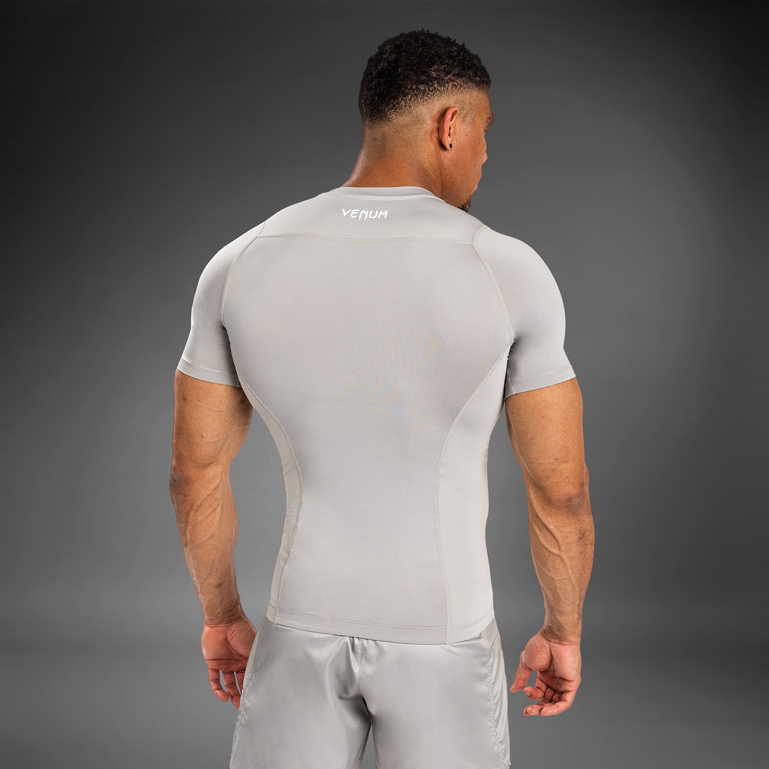 venum-attack-herren-kurzarm-rashguard-sand image 4