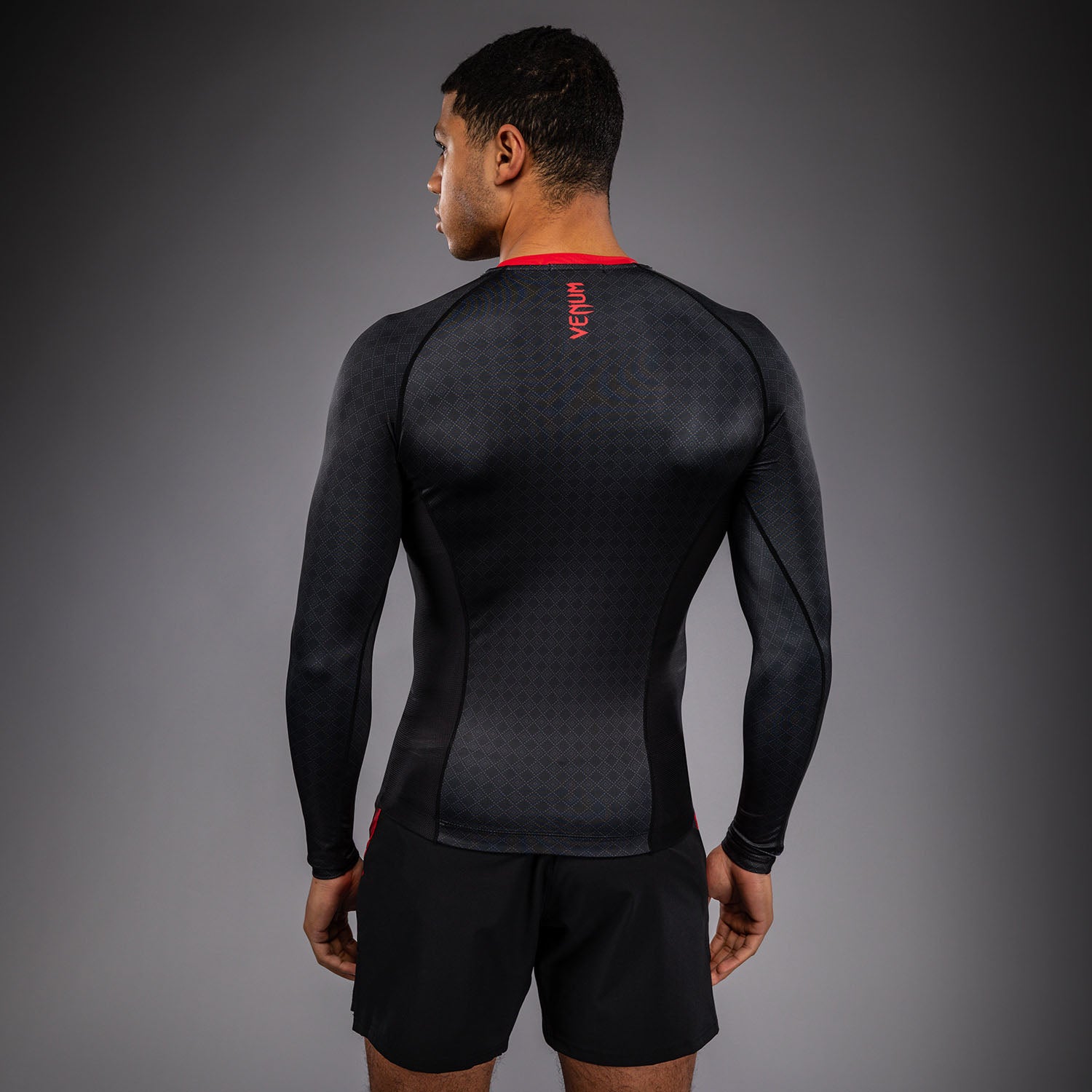venum-x-roger-gracie-signature-langarm-rashguard-schwarz-rot image 3
