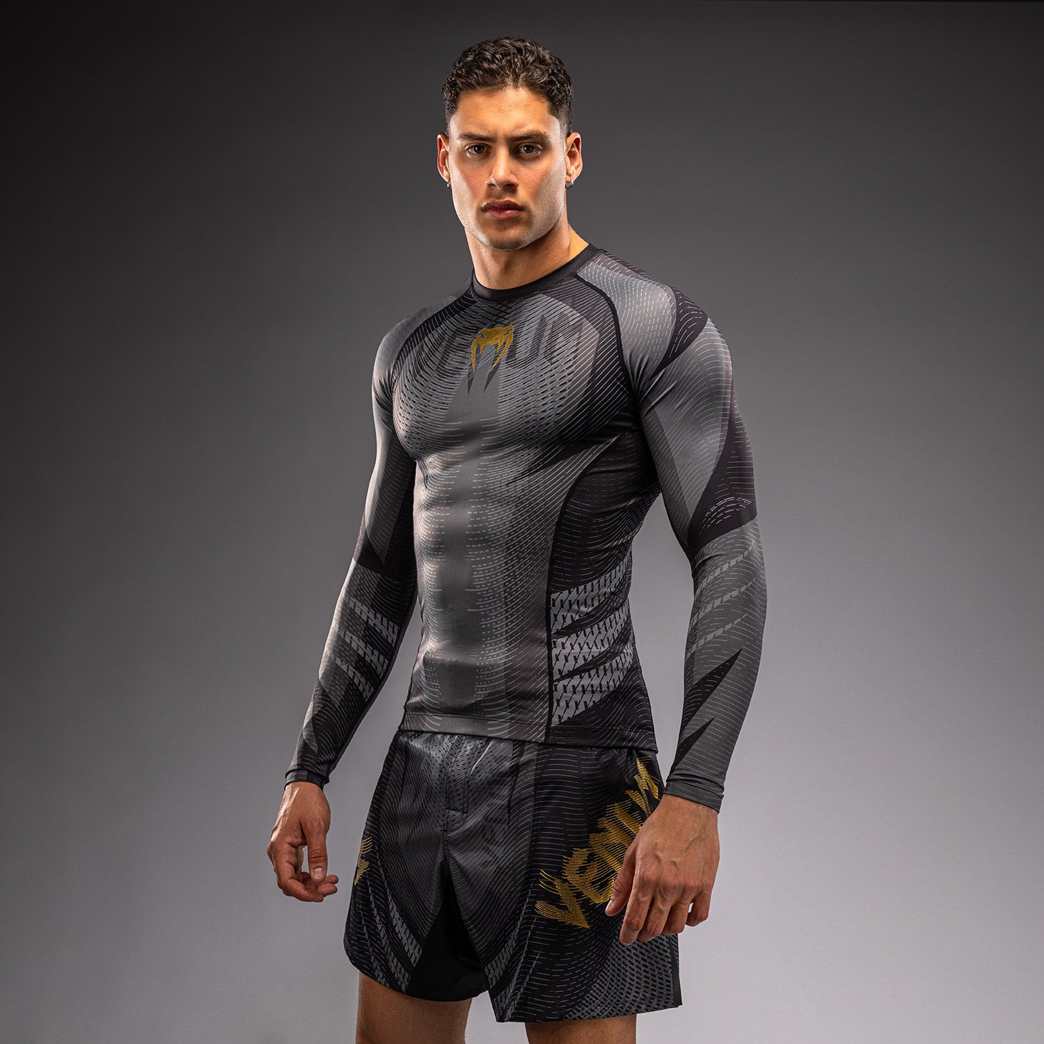venum-galactic-3-0-langarm-rashguard-f-r-herren-schwarz-gold image 4