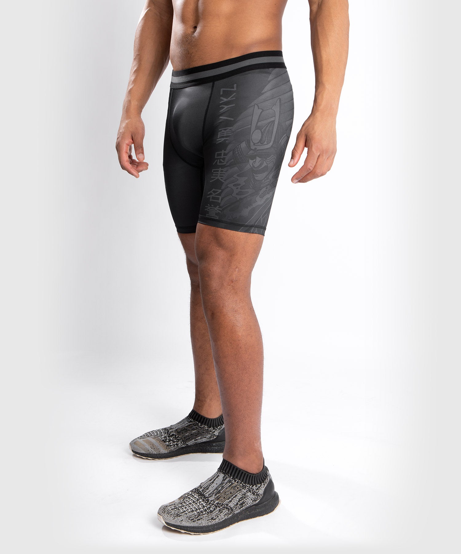 venum-ykz21-vale-tudo-shorts-schwarz-schwarz image 5