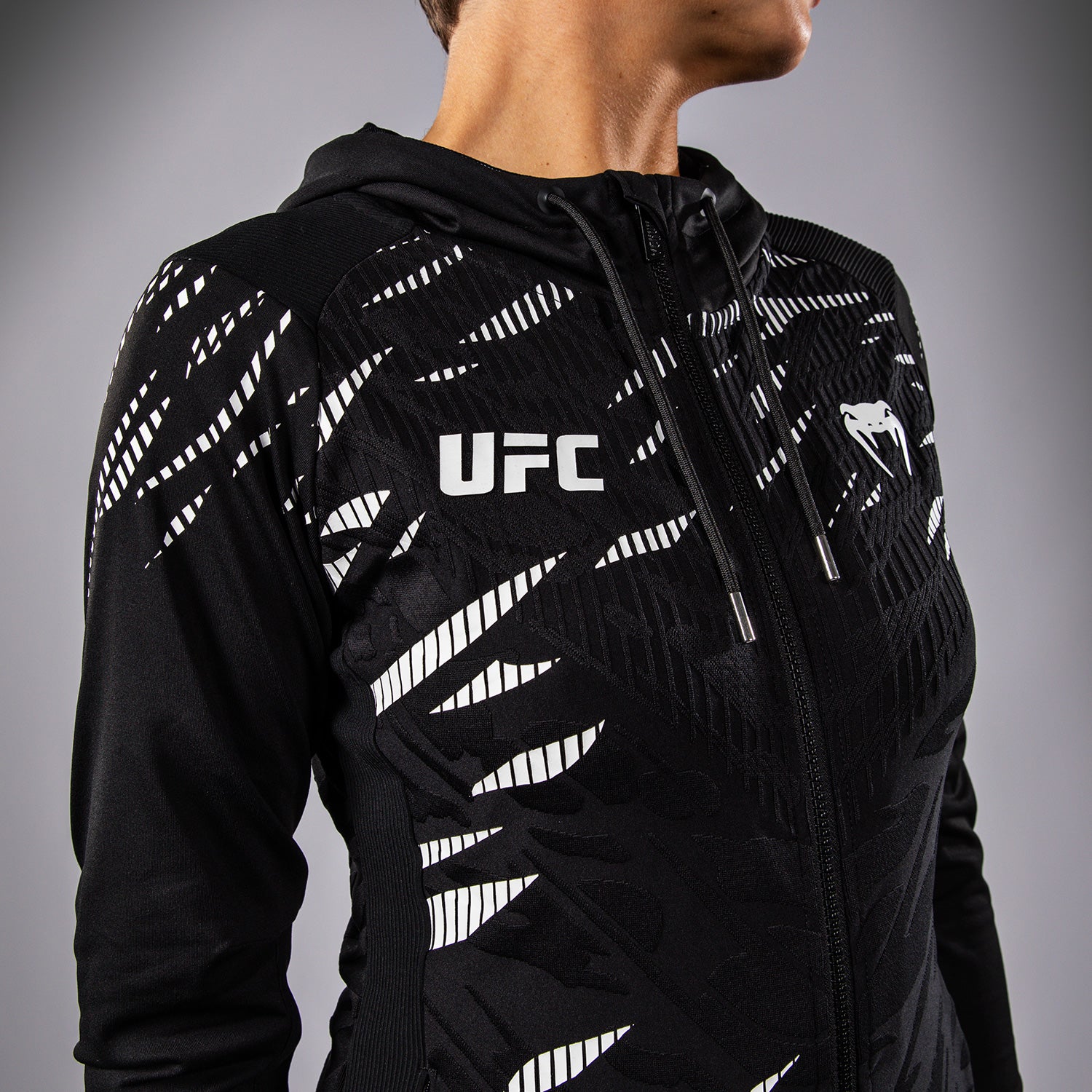 ufc-fusion-by-venum-authentic-fight-night-walkout-hoodie-damen-schwarz image 6