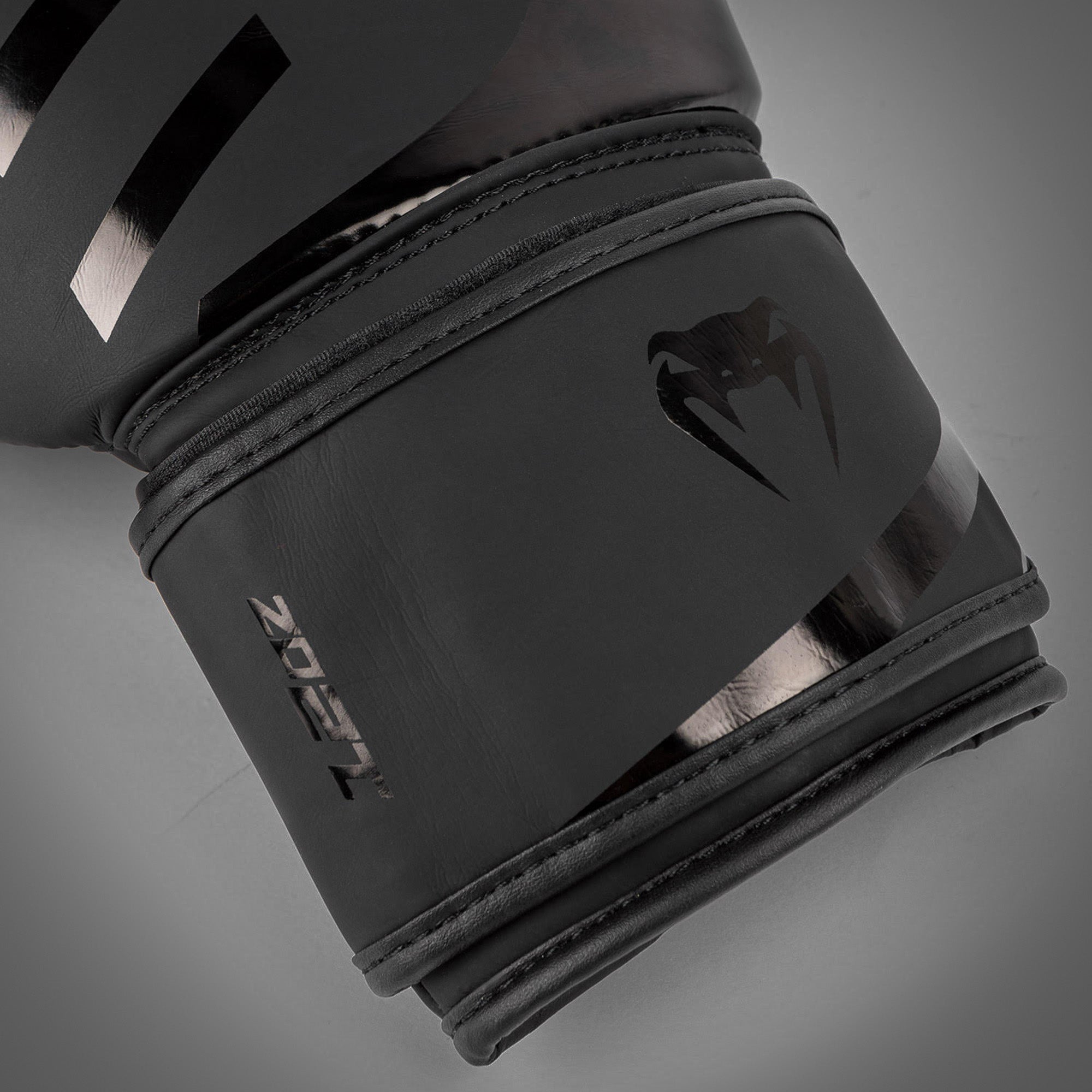 venum-contender-shockwave-boxhandschuhe-schwarz image 6