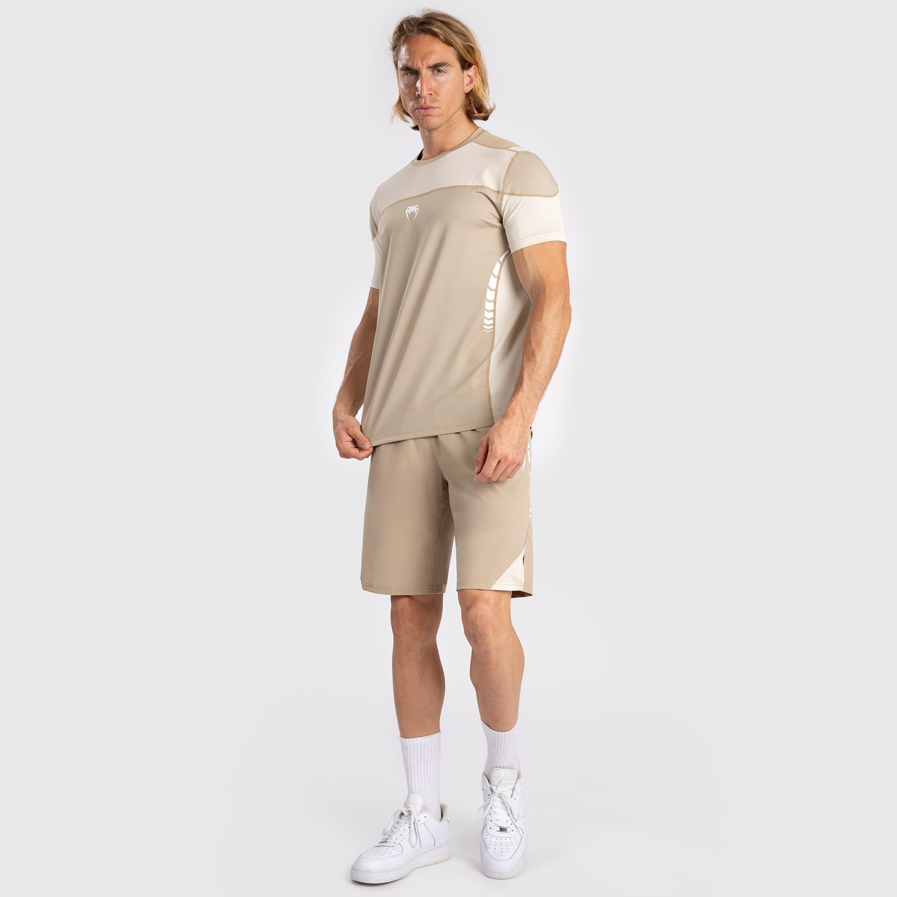 venum-tempest-herren-dry-tech-t-shirt-beige-sand image 2