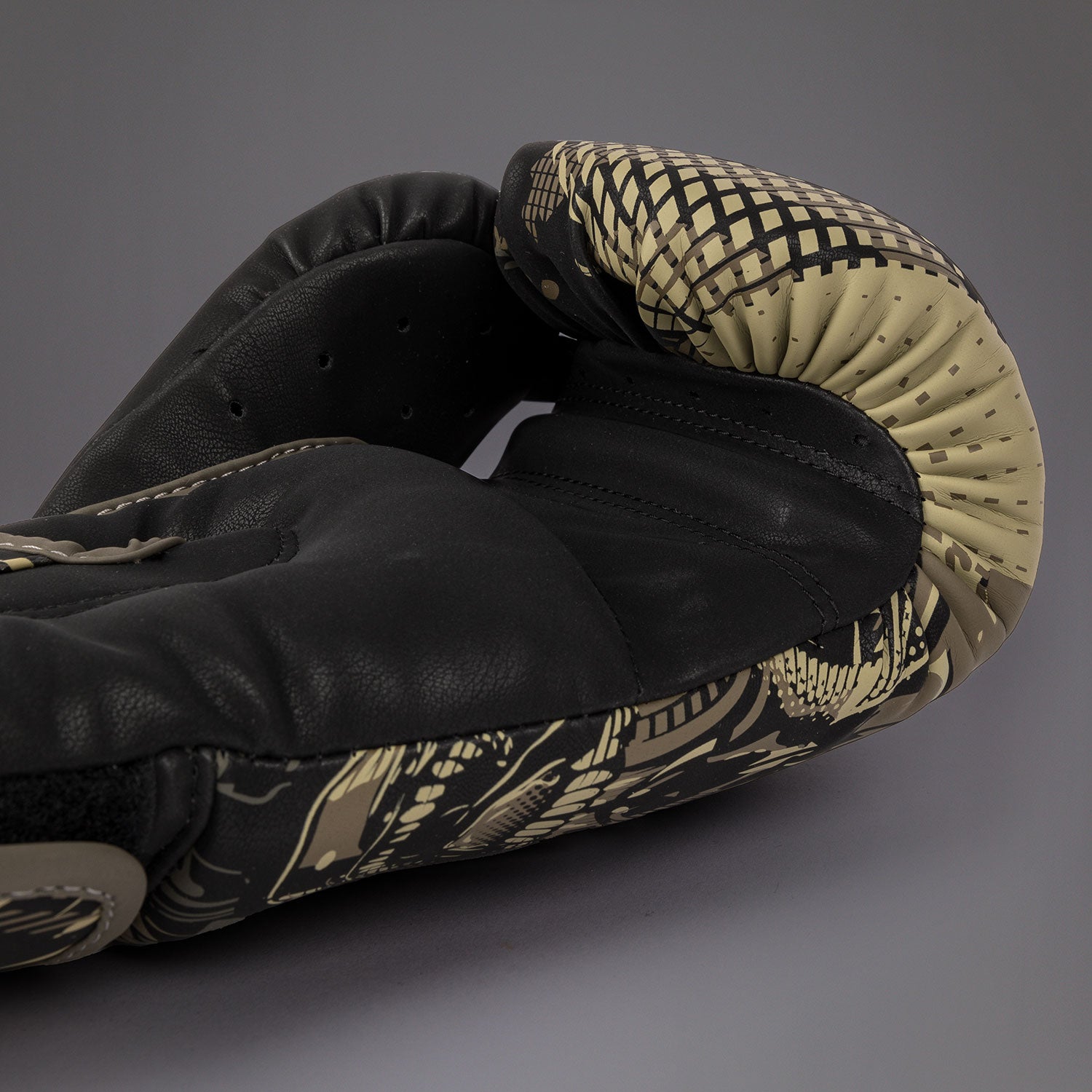 venum-invader-boxhandschuhe-schwarz-sand image 7