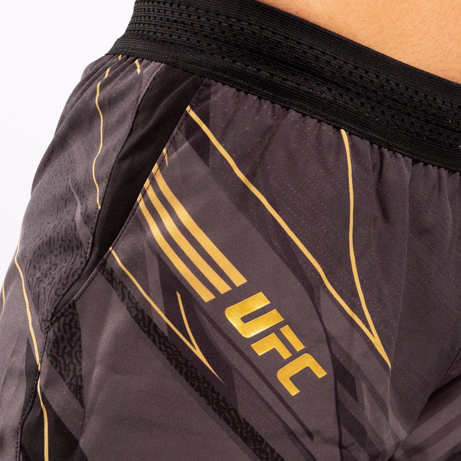 ufc-venum-replica-trainingsshorts-f-r-damen-champion-schwarz-gold image 6
