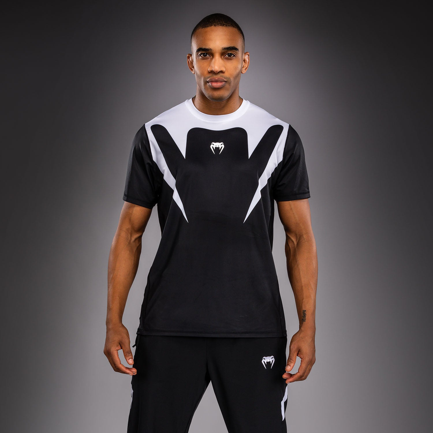venum-attack-90-dry-tech-t-shirt-wei-schwarz-f-r-herren image 1