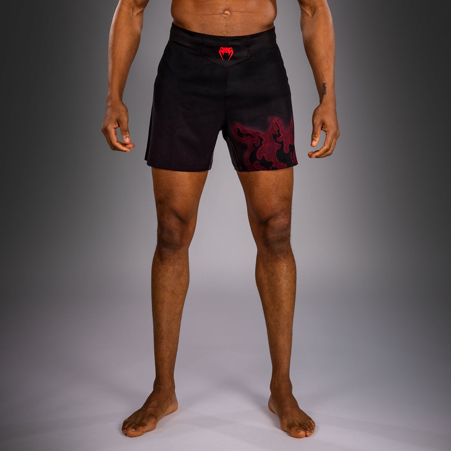 venum-spectre-fightshorts-herren-schwarz-rot image 1